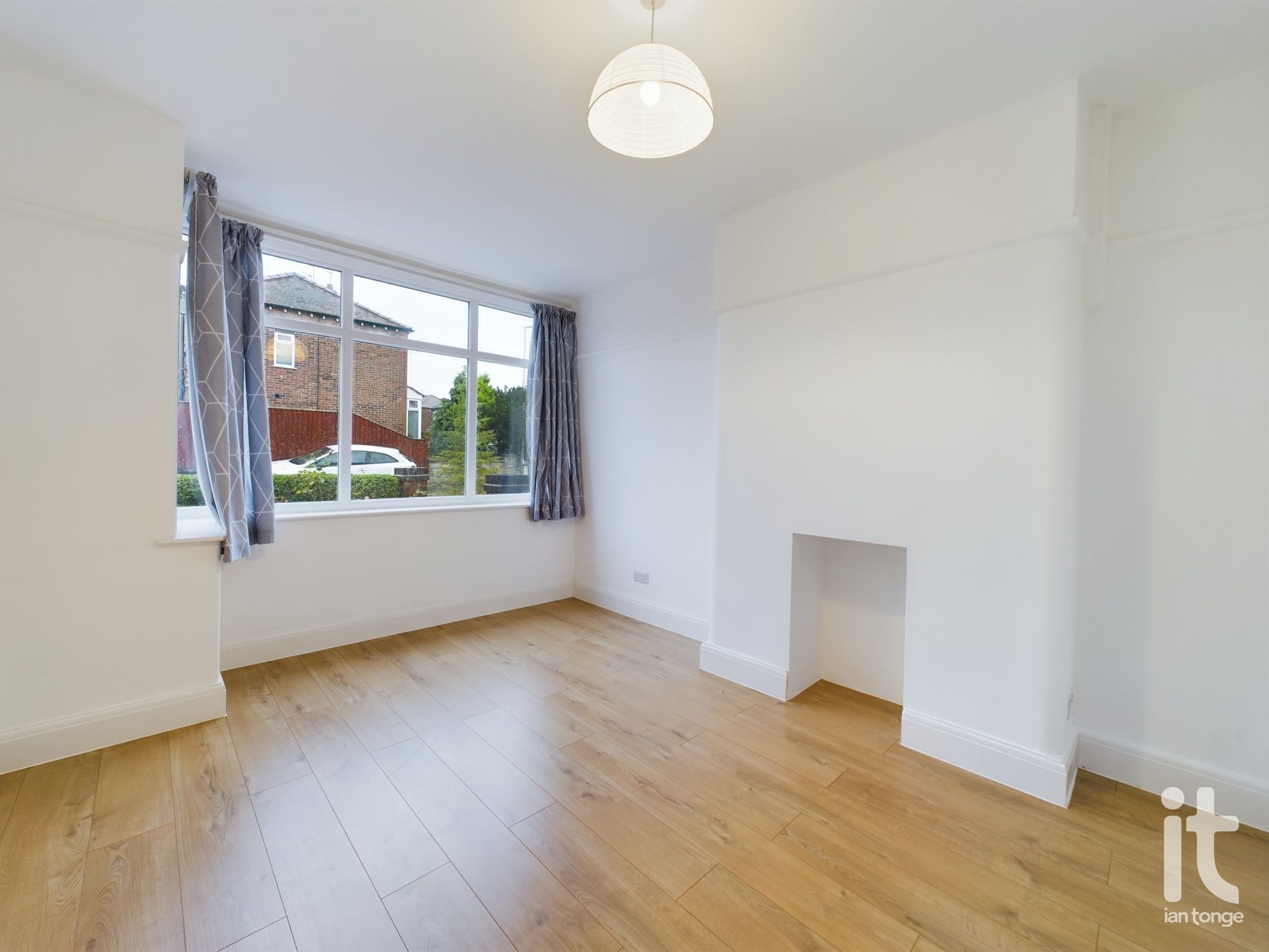 3 bedroom semi-detached house Sold in Stockport - Photograph 7.