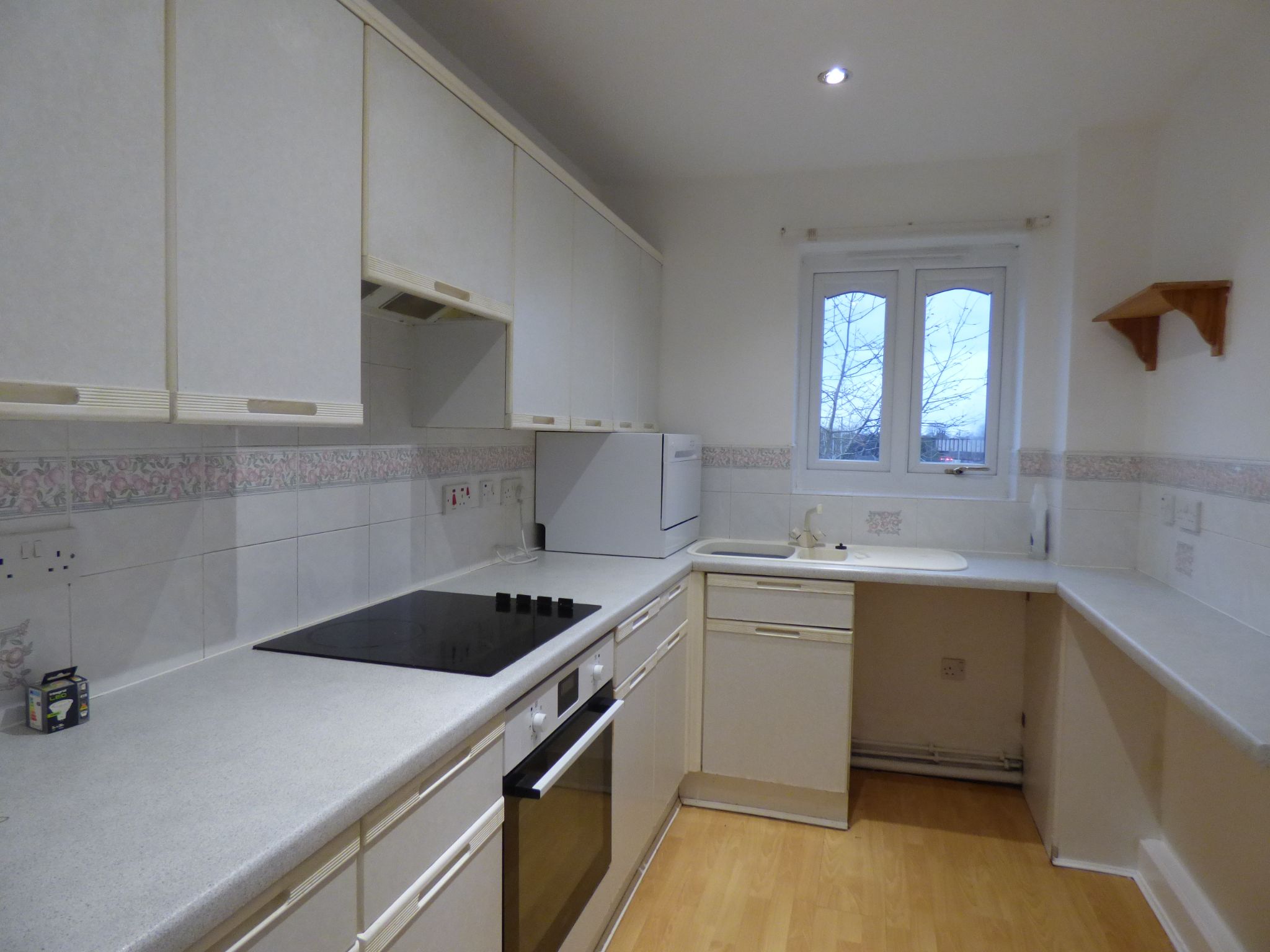 2 bedroom apartment flat/apartment To Let in Stockport - Property photograph.