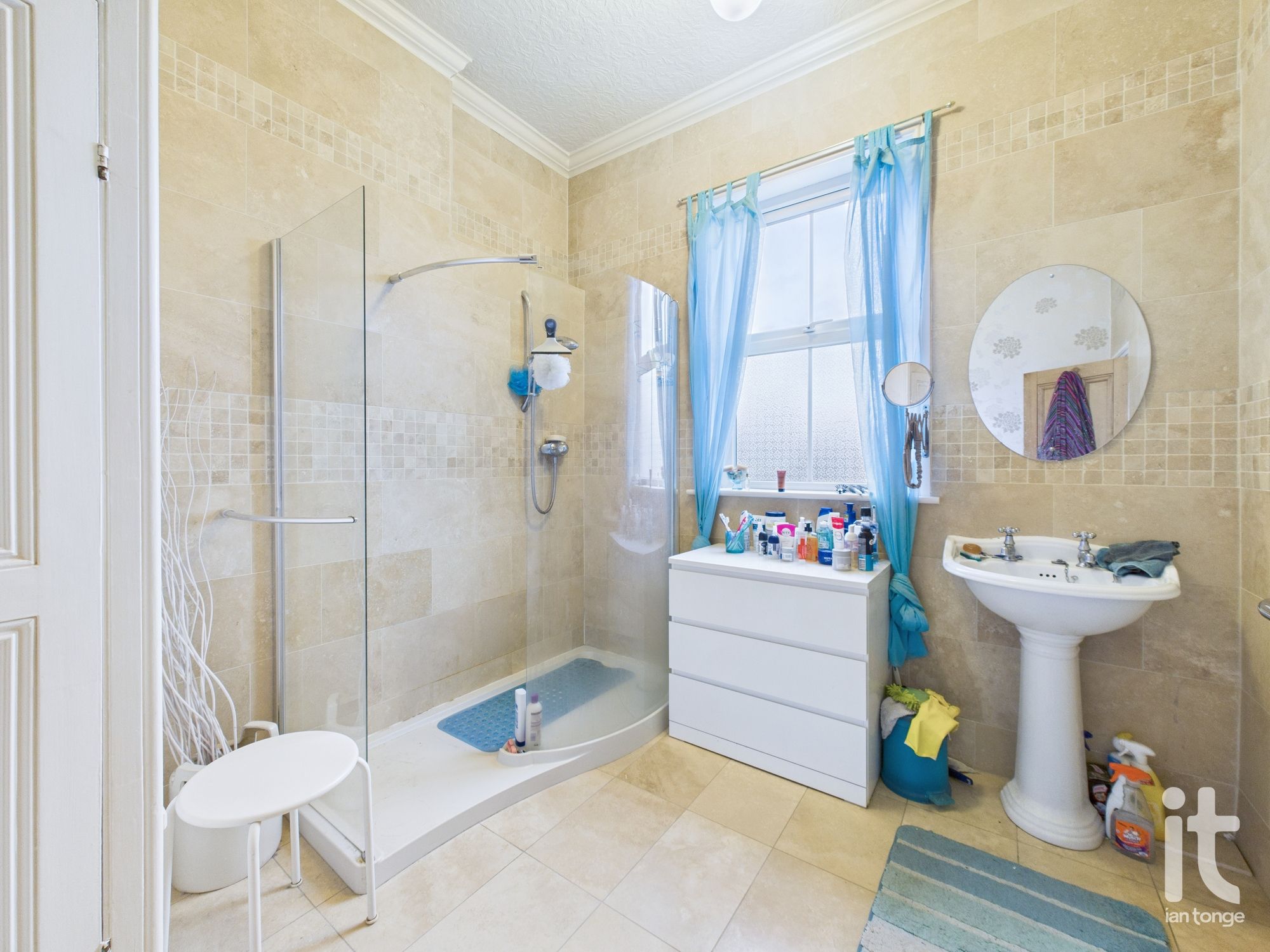 5 bedroom detached house For Sale in Stockport - Photograph 22.