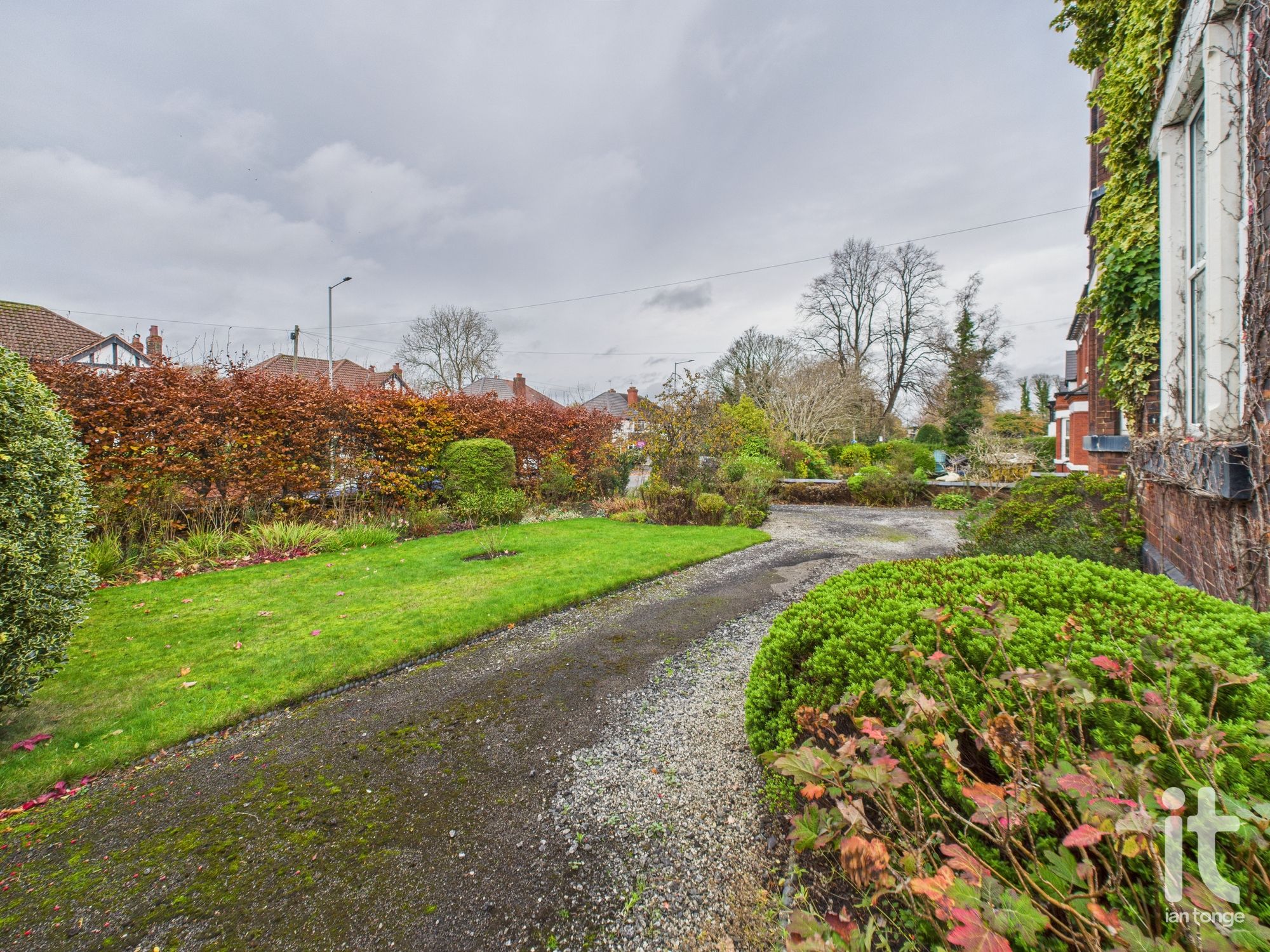 5 bedroom detached house For Sale in Stockport - Photograph 24.