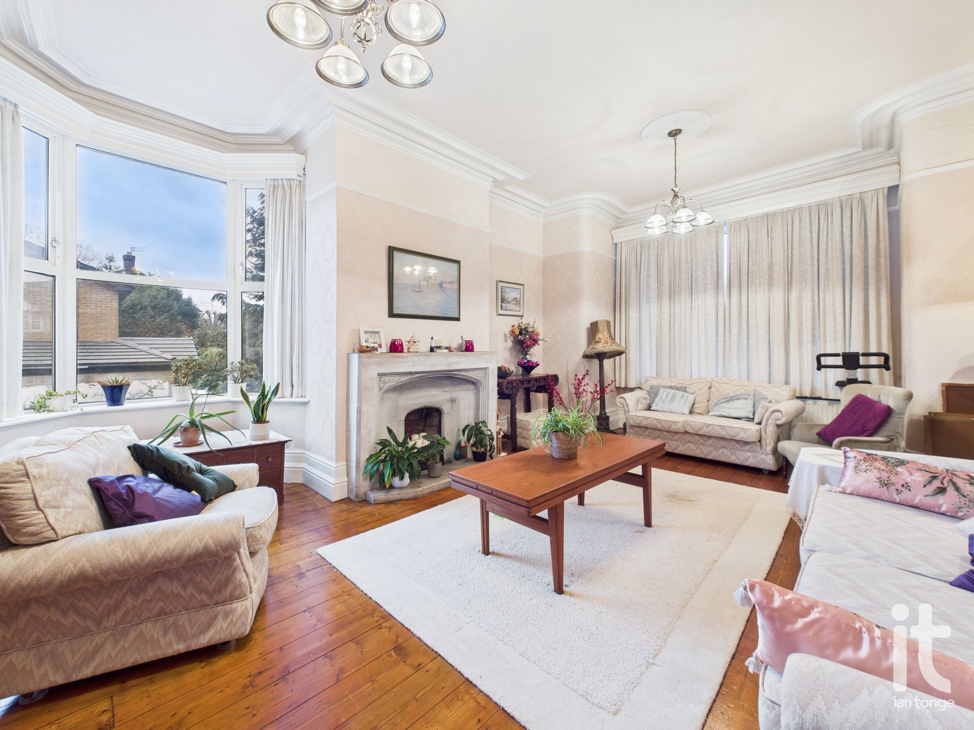 5 bedroom detached house For Sale in Stockport - Photograph 2.