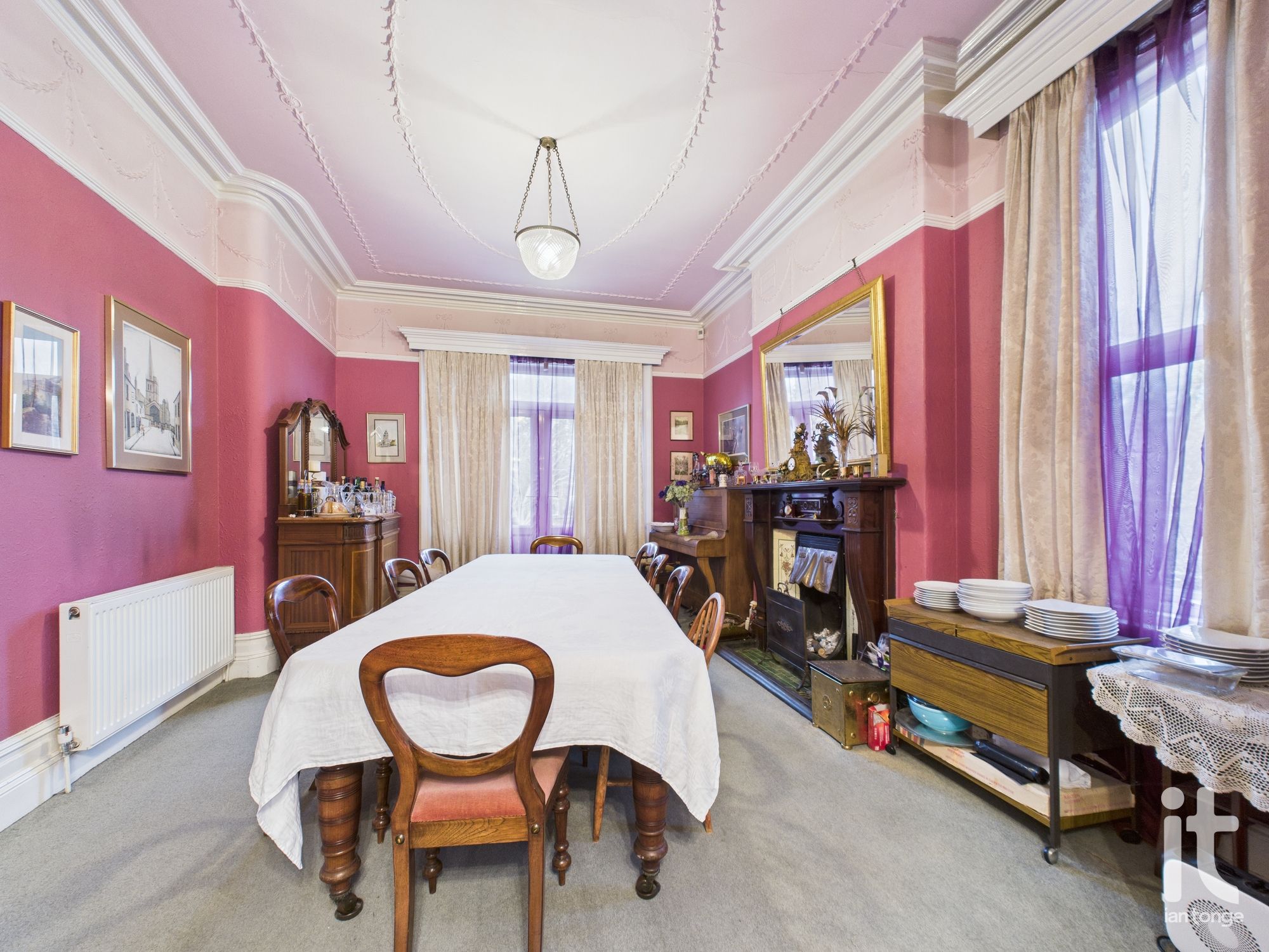 5 bedroom detached house For Sale in Stockport - Photograph 14.