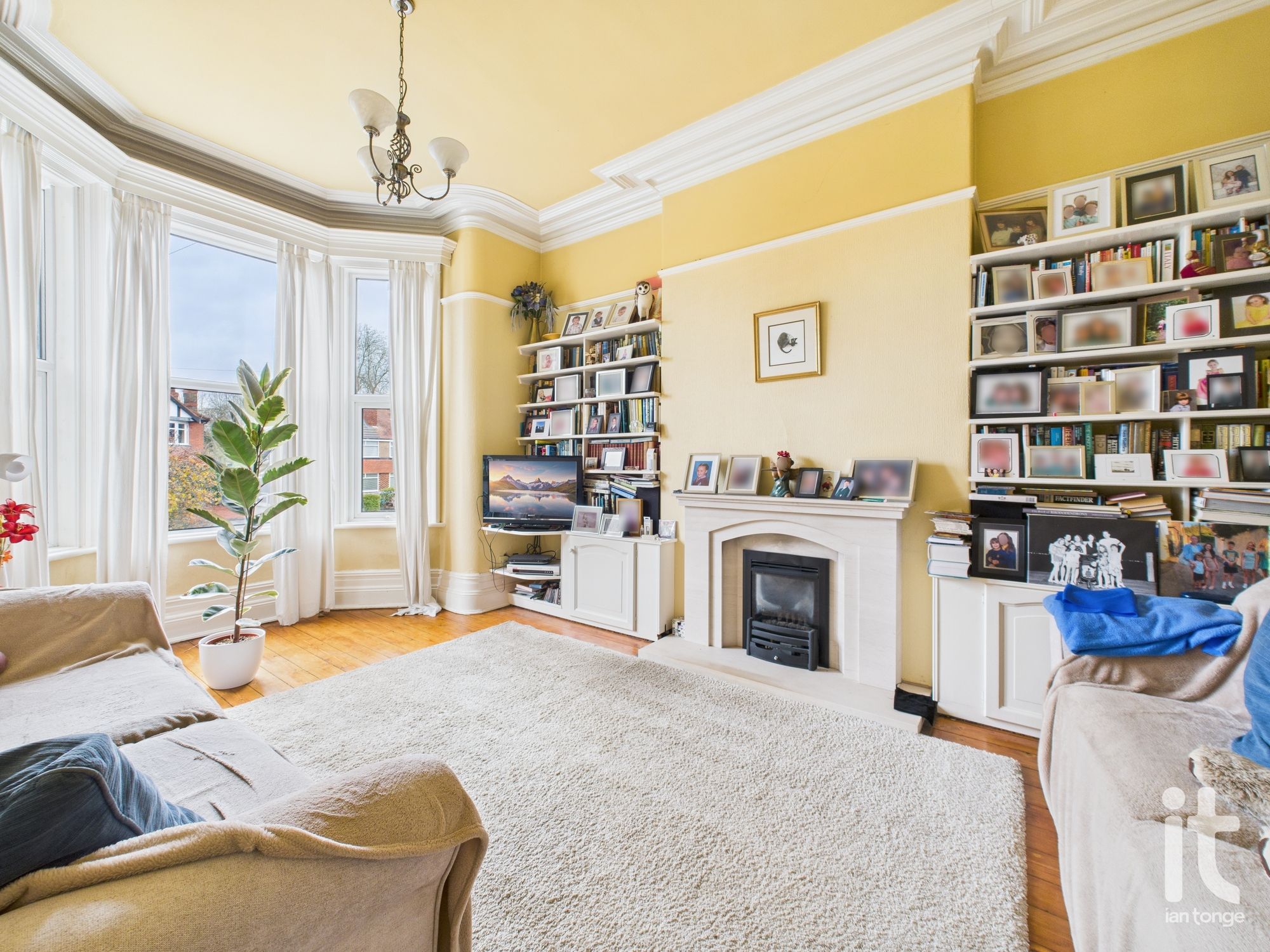 5 bedroom detached house For Sale in Stockport - Photograph 15.