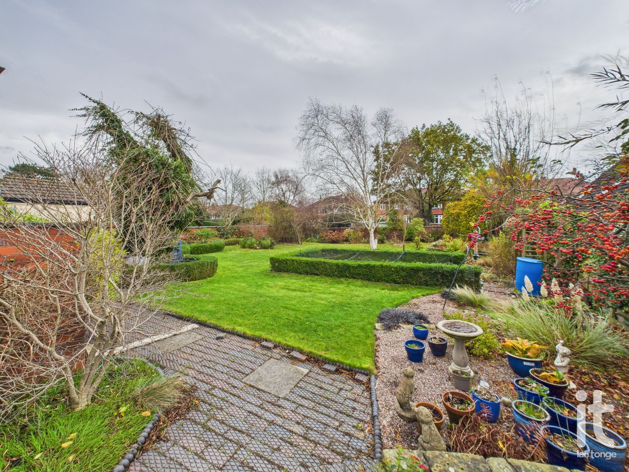 5 bedroom detached house For Sale in Stockport - Photograph 25.