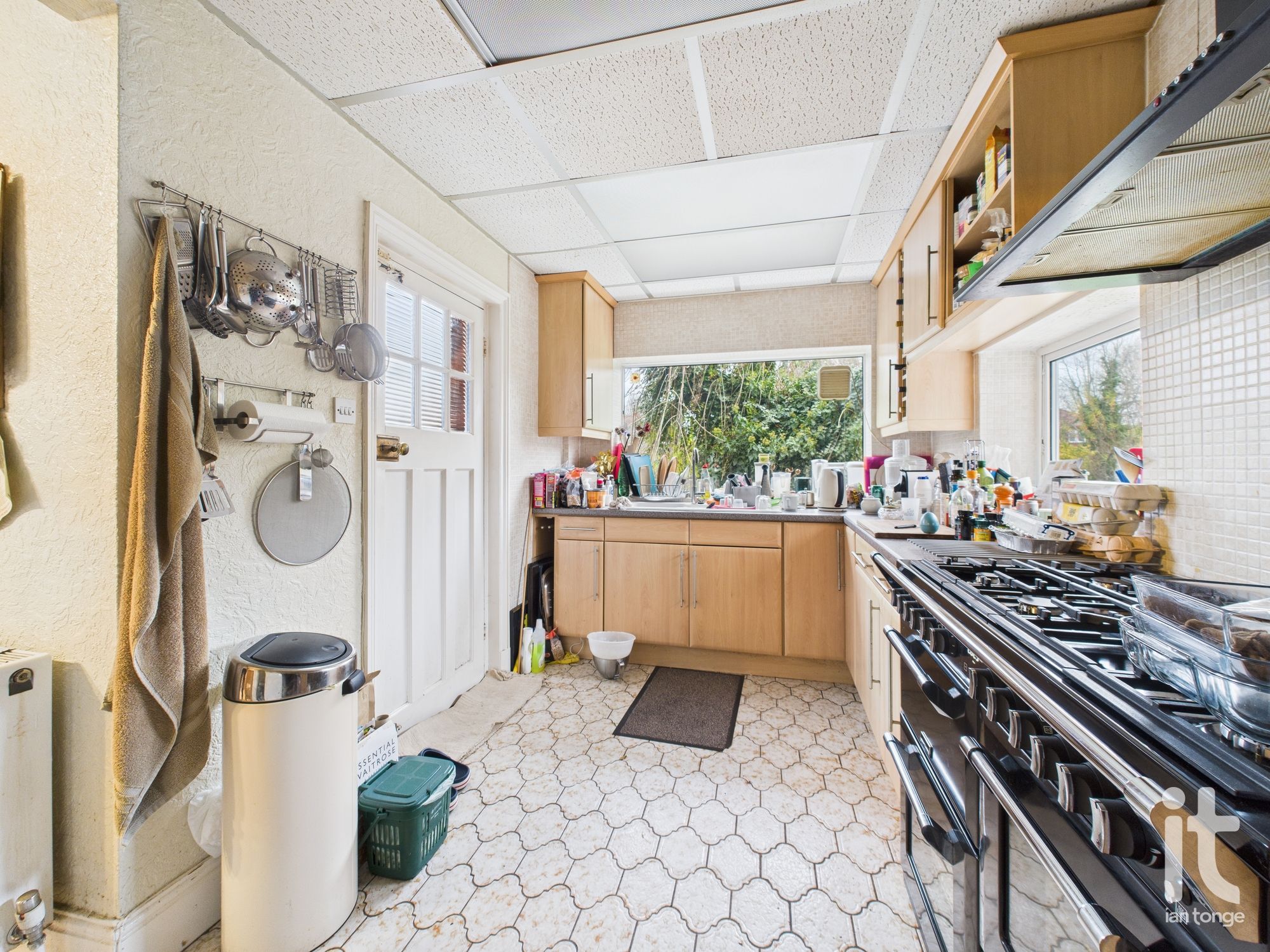 5 bedroom detached house For Sale in Stockport - Photograph 19.