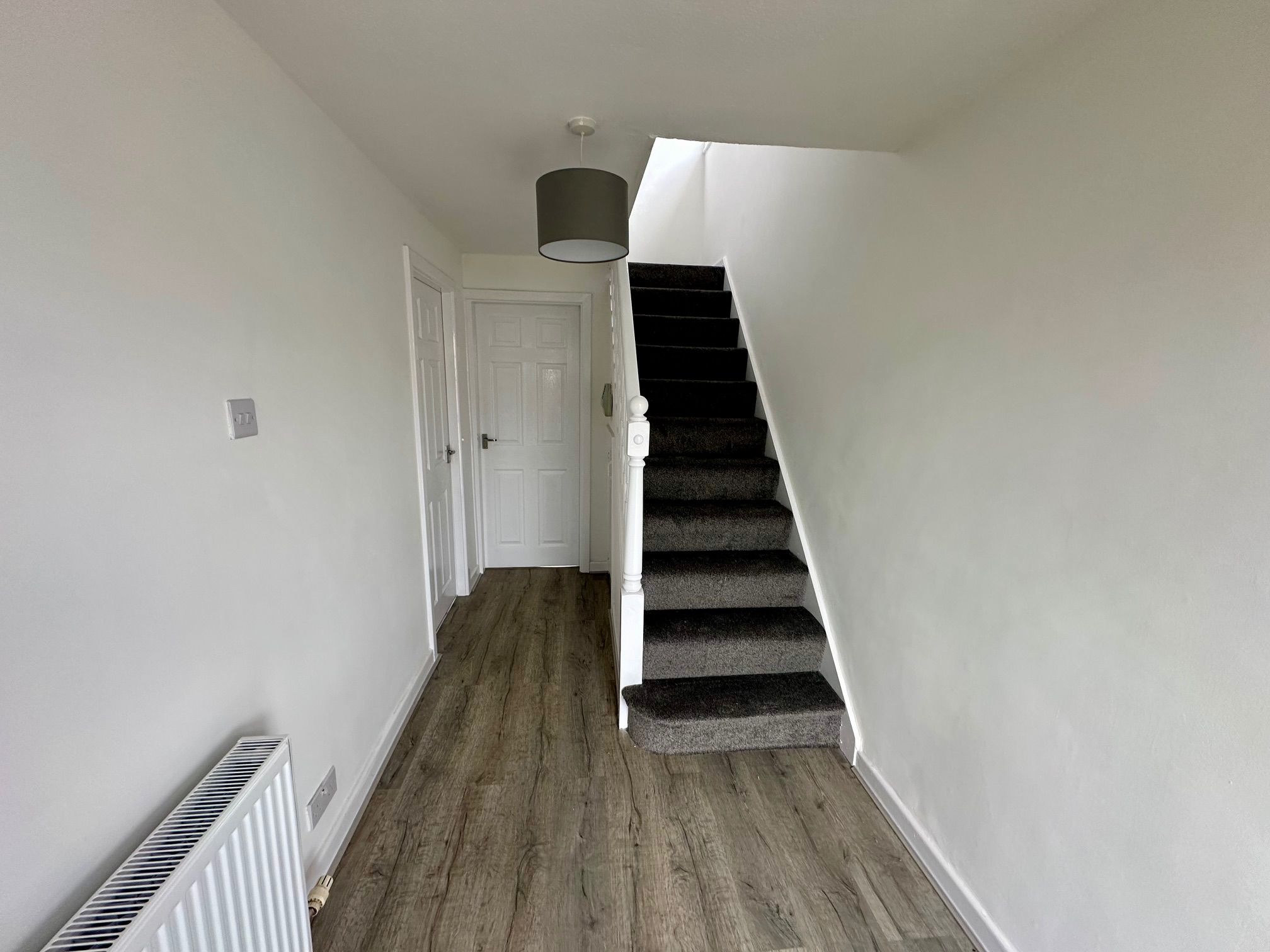 3 bedroom semi-detached house To Let in Stockport - Entrance hall.