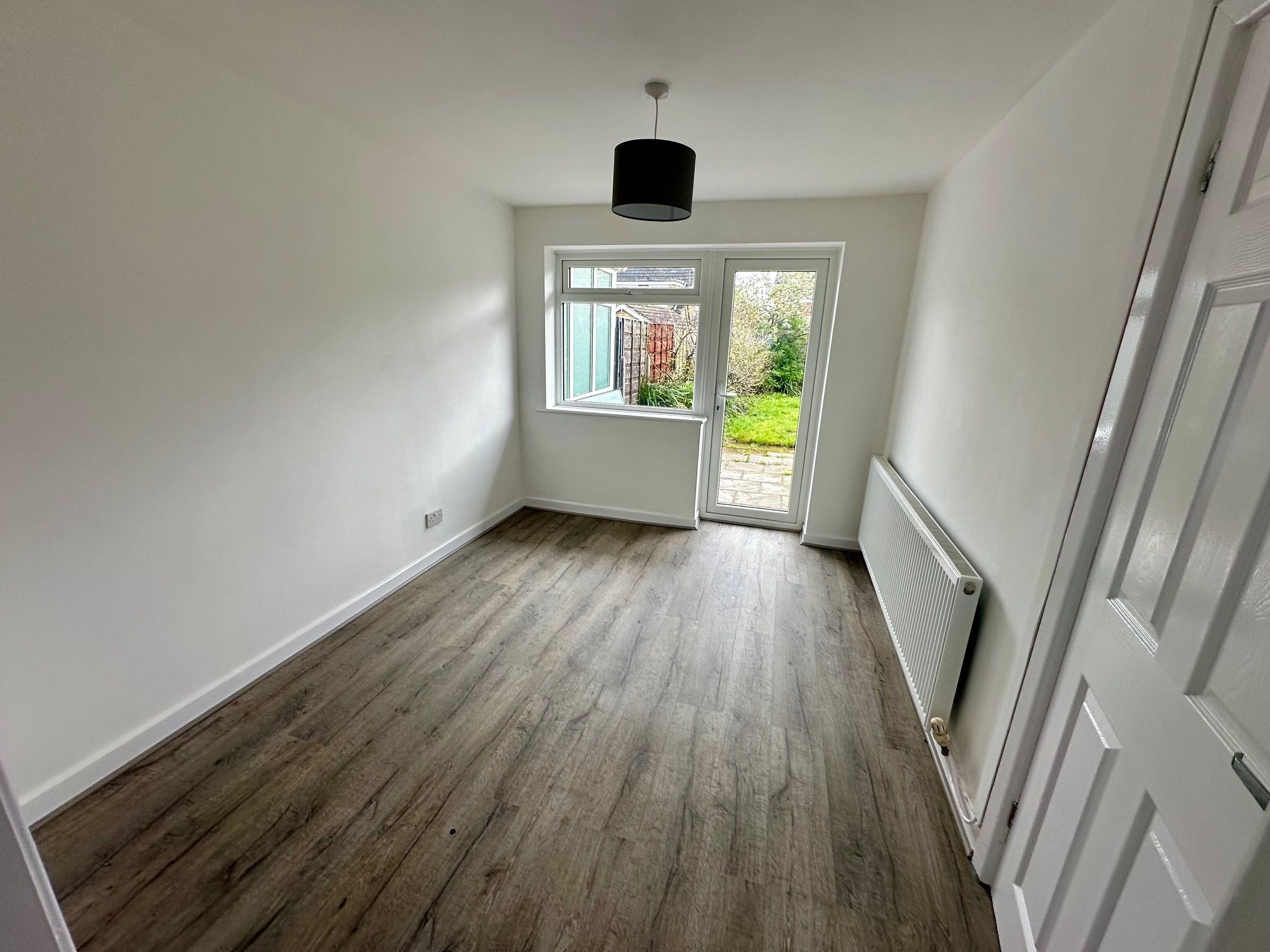 3 bedroom semi-detached house To Let in Stockport - Dining room.