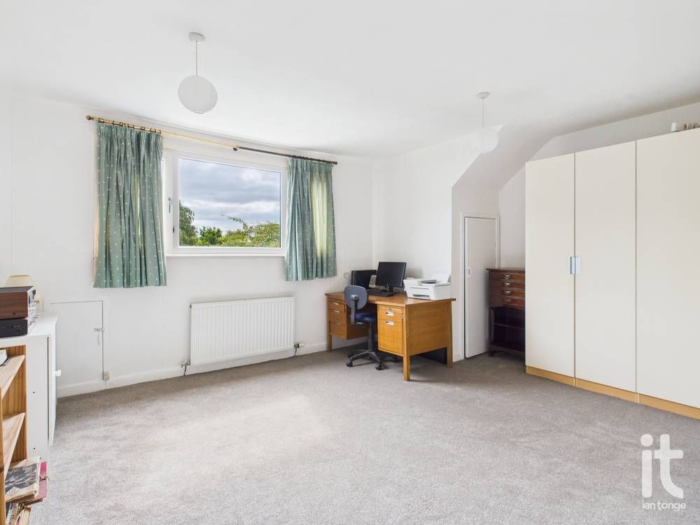 3 bedroom detached house For Sale in Stockport - Photograph 15.