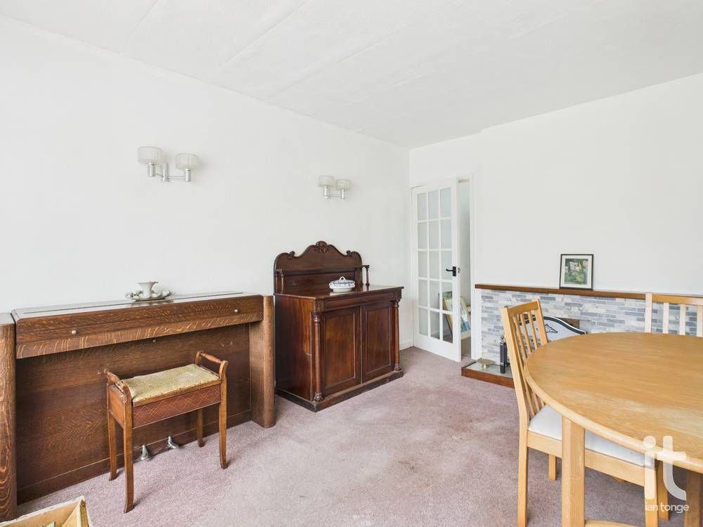 3 bedroom detached house For Sale in Stockport - Photograph 23.