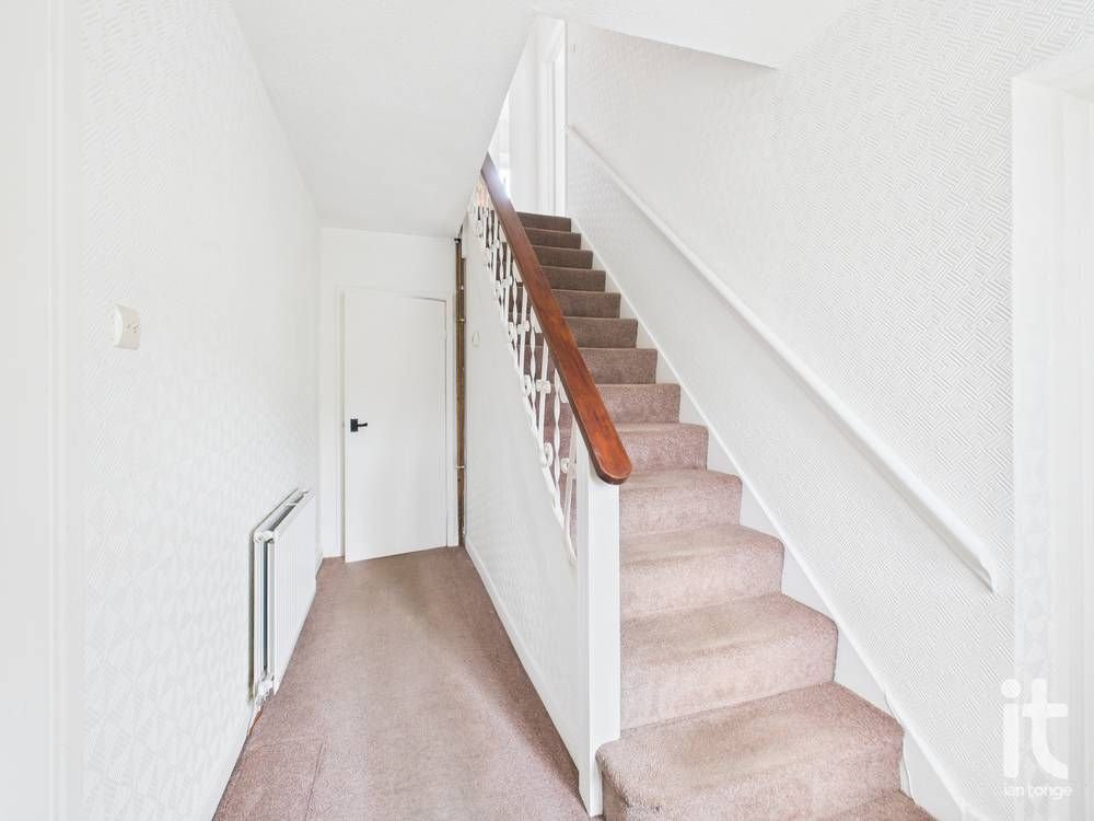 3 bedroom detached house For Sale in Stockport - Photograph 7.