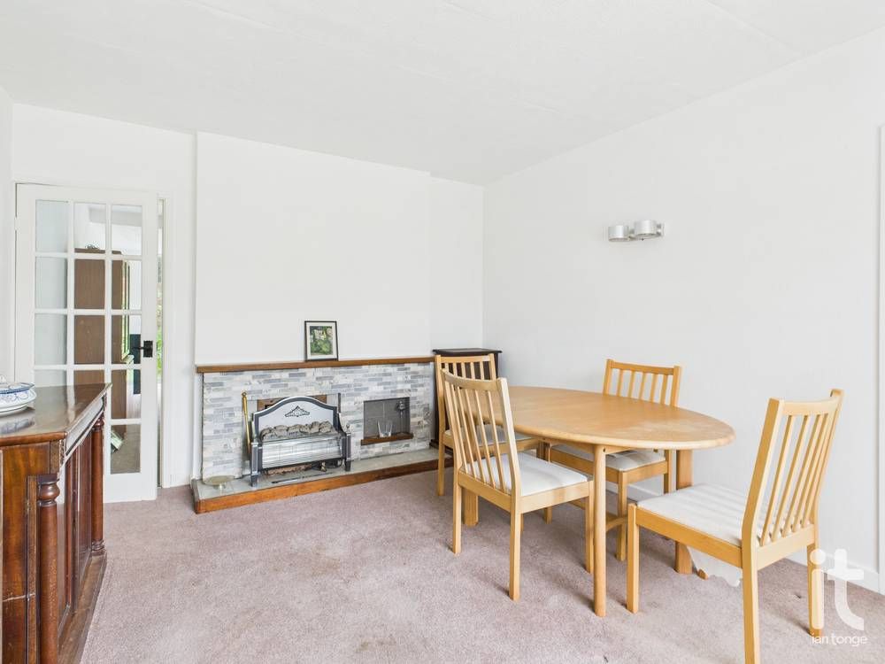 3 bedroom detached house For Sale in Stockport - Photograph 5.