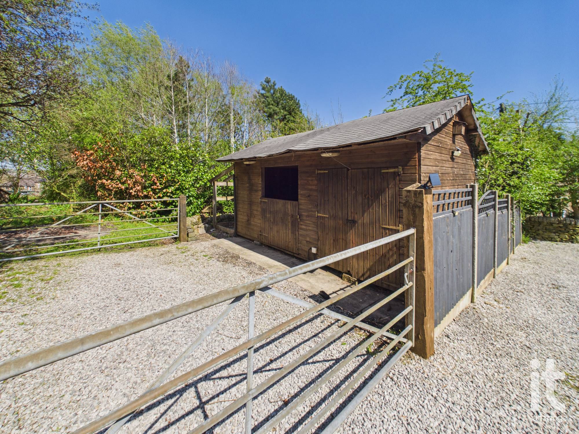 4 bedroom detached house For Sale in High Peak - Photograph 27.