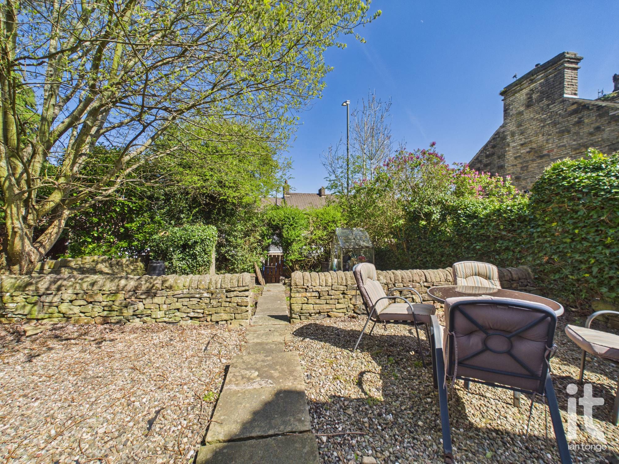 4 bedroom detached house For Sale in High Peak - Photograph 18.