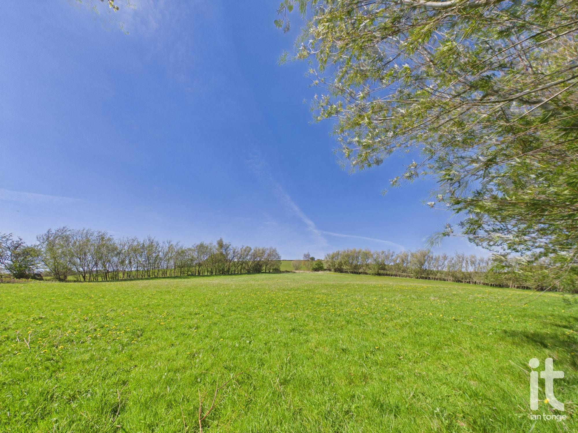4 bedroom detached house For Sale in High Peak - Photograph 32.