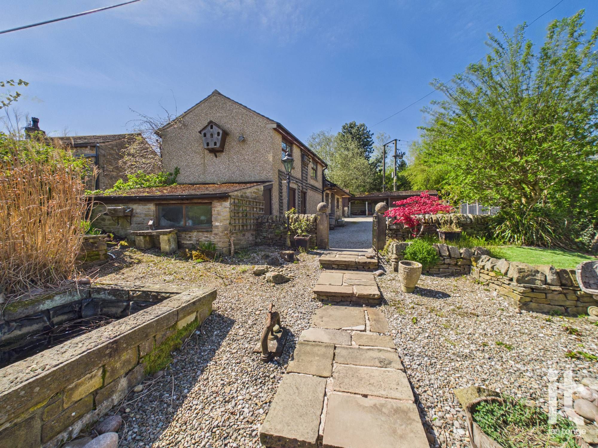 4 bedroom detached house For Sale in High Peak - Photograph 21.