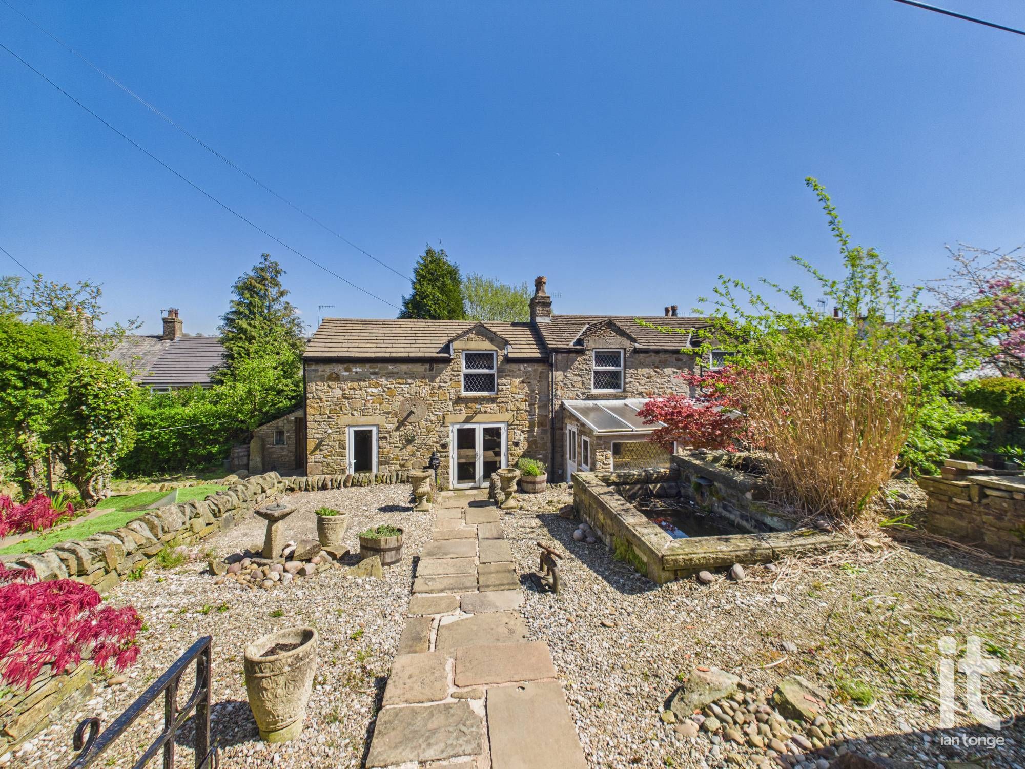4 bedroom detached house For Sale in High Peak - Photograph 23.