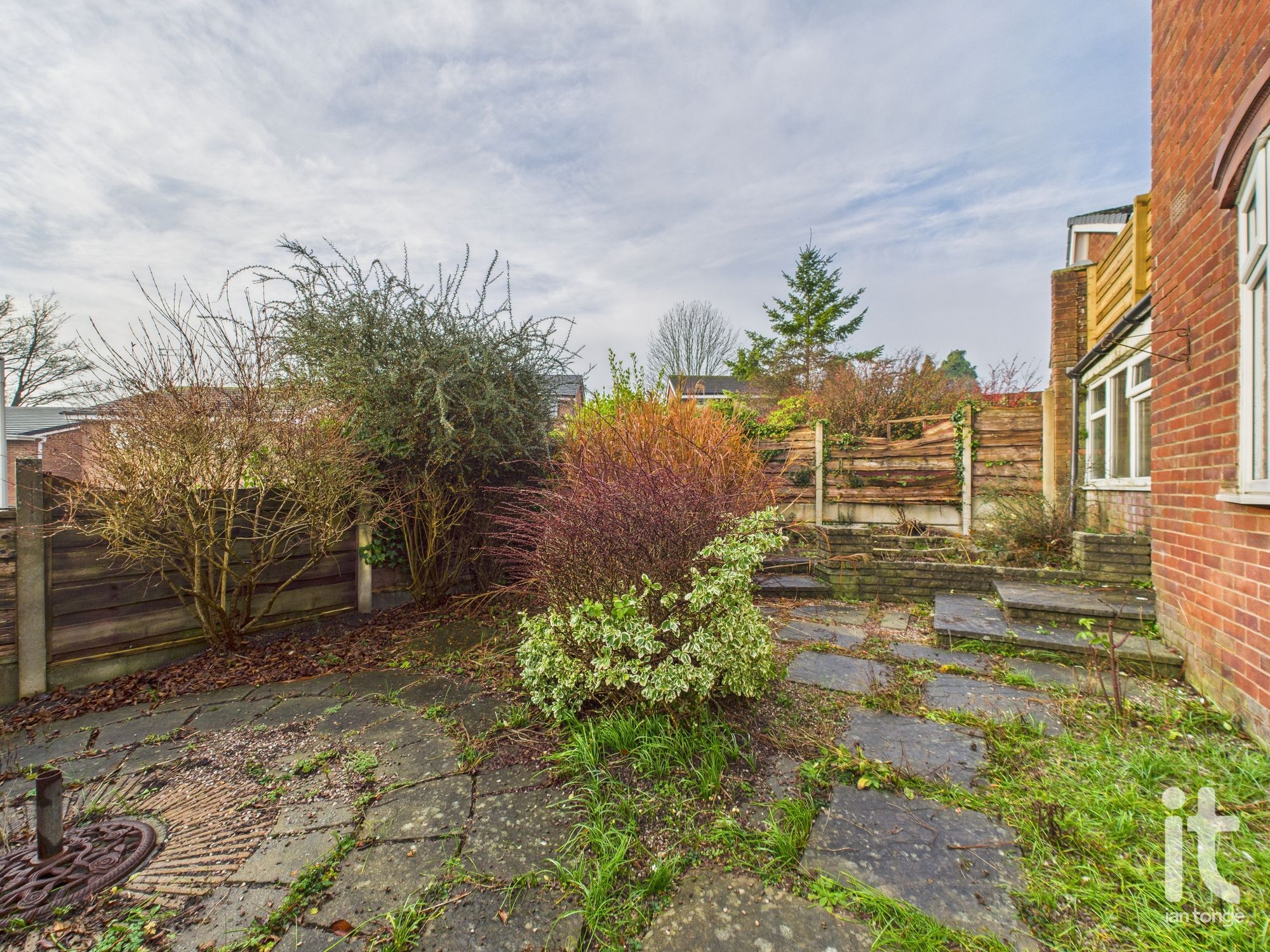 3 bedroom link detached bungalow For Sale in Stockport - Photograph 33.