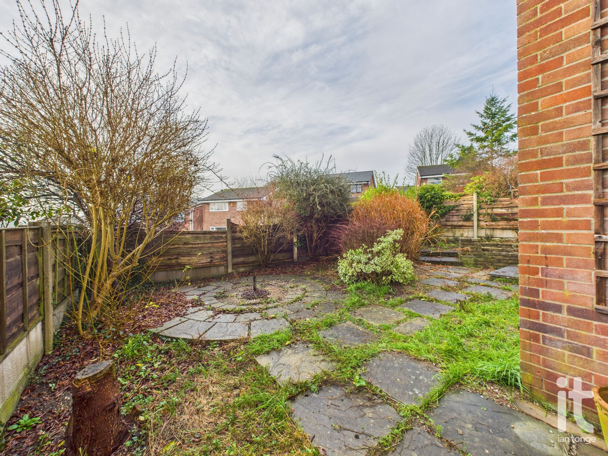 3 bedroom link detached bungalow For Sale in Stockport - Photograph 31.