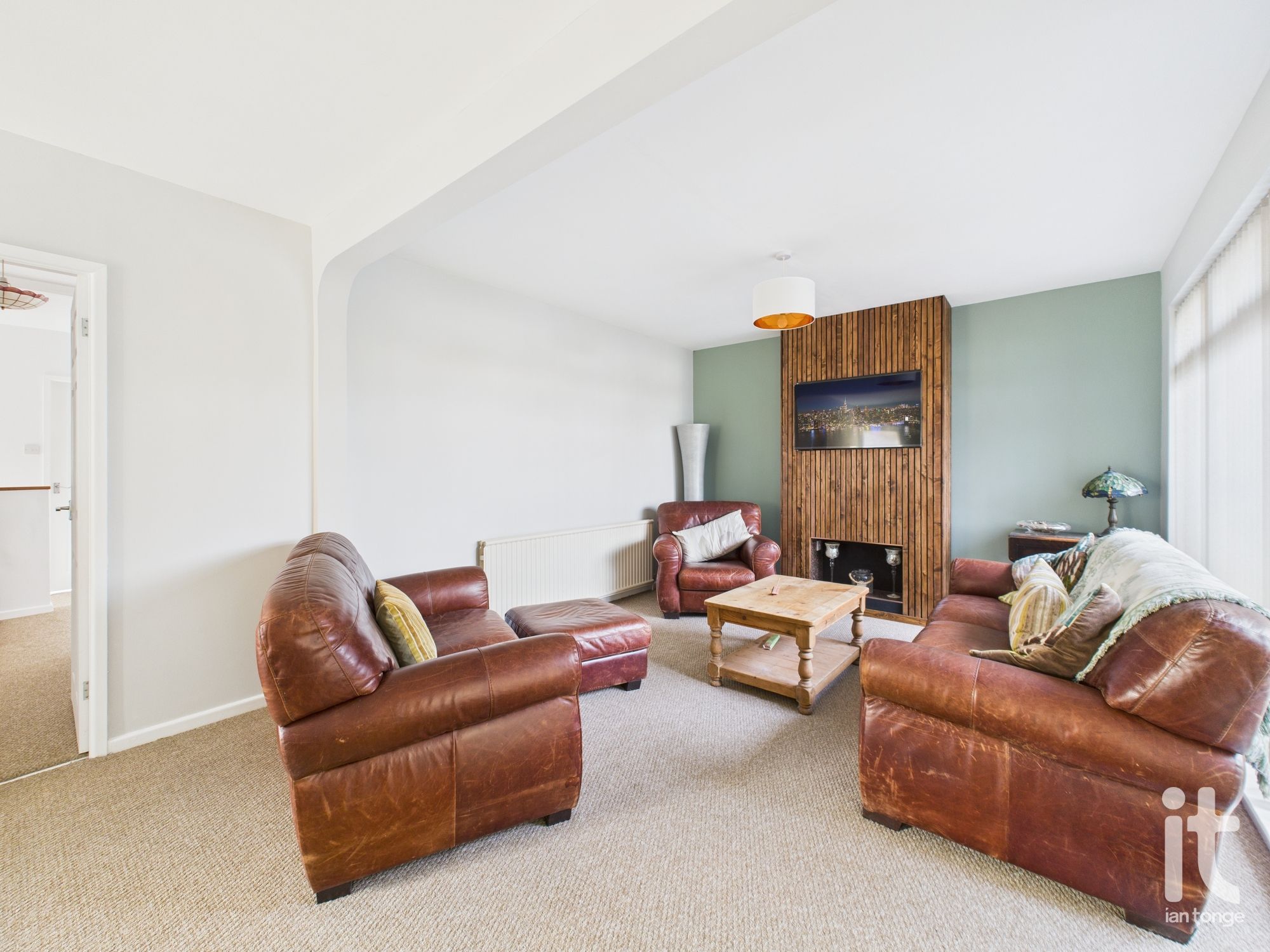 3 bedroom link detached bungalow For Sale in Stockport - Photograph 7.