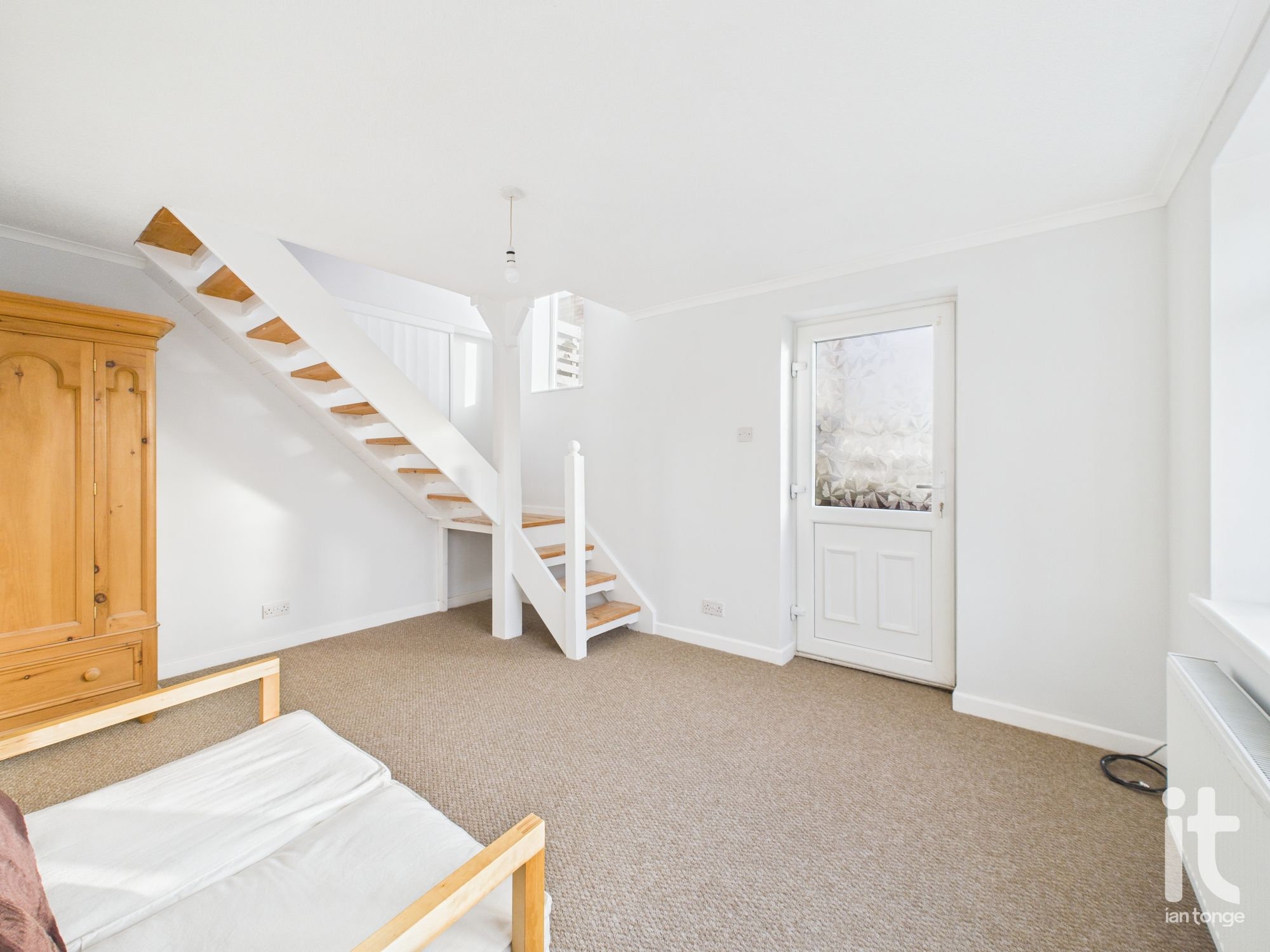 3 bedroom link detached bungalow For Sale in Stockport - Photograph 29.