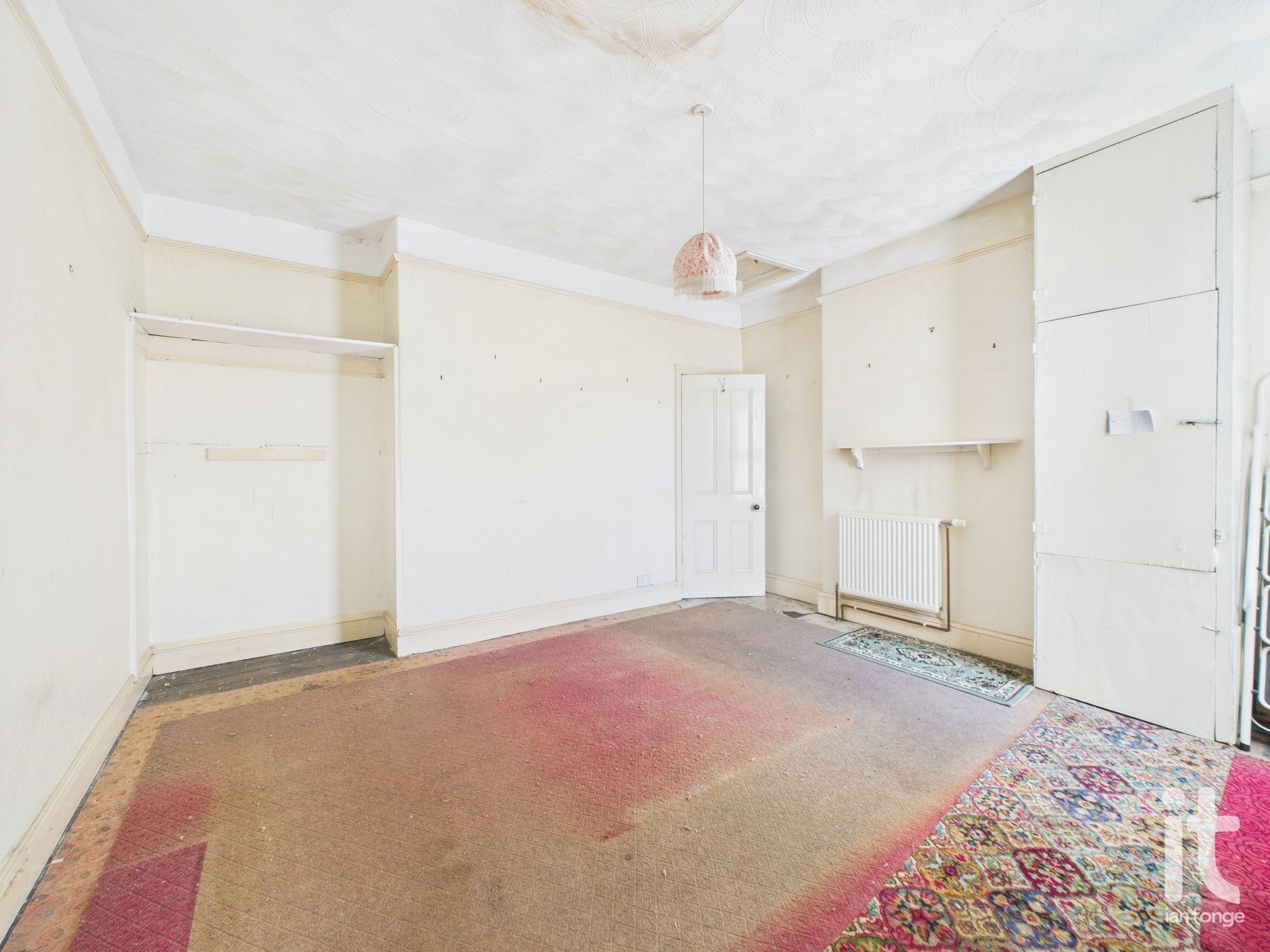 2 bedroom end terraced house For Sale in Stockport - Photograph 11.