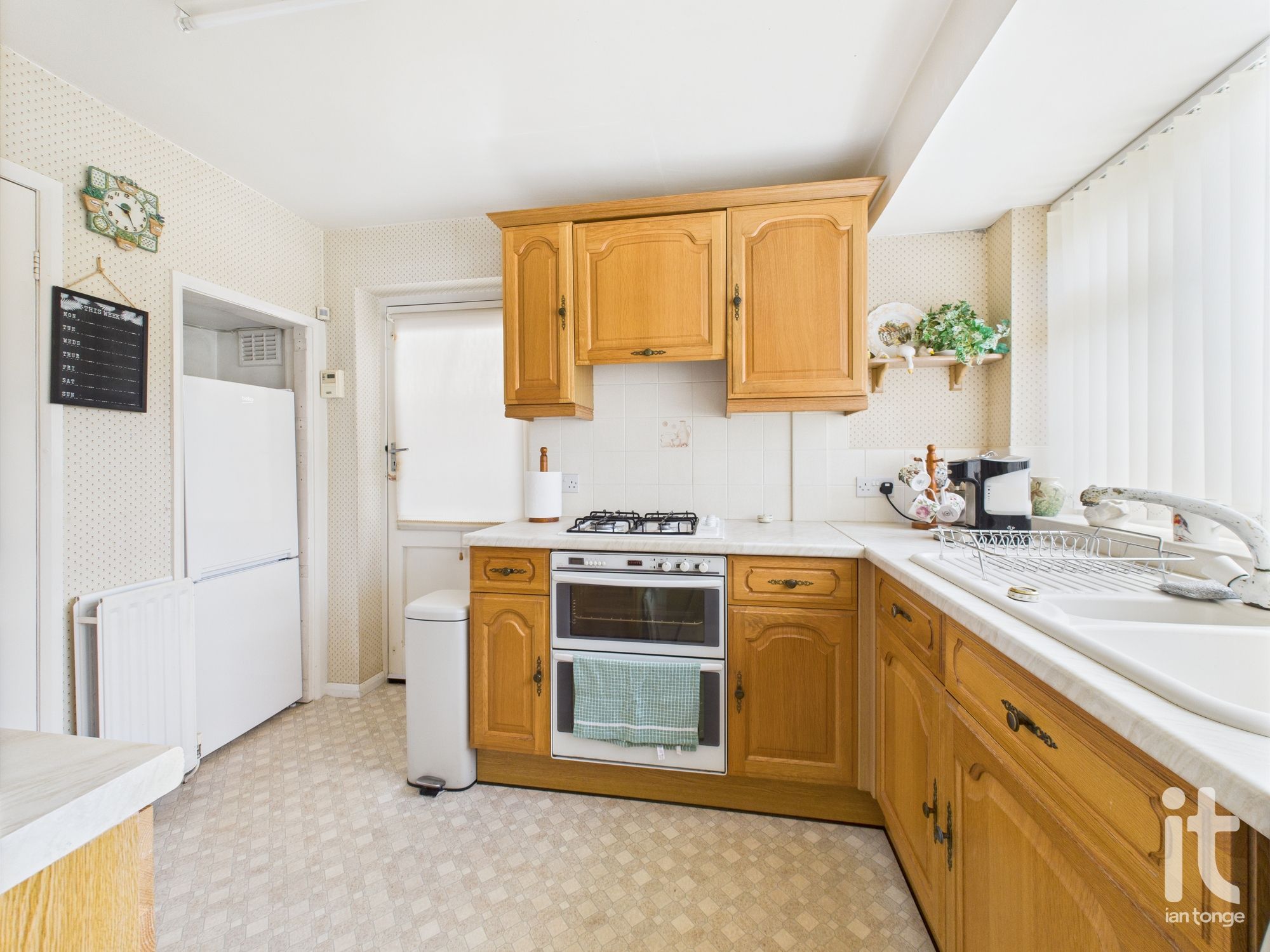 3 bedroom link detached house For Sale in Stockport - Photograph 11.