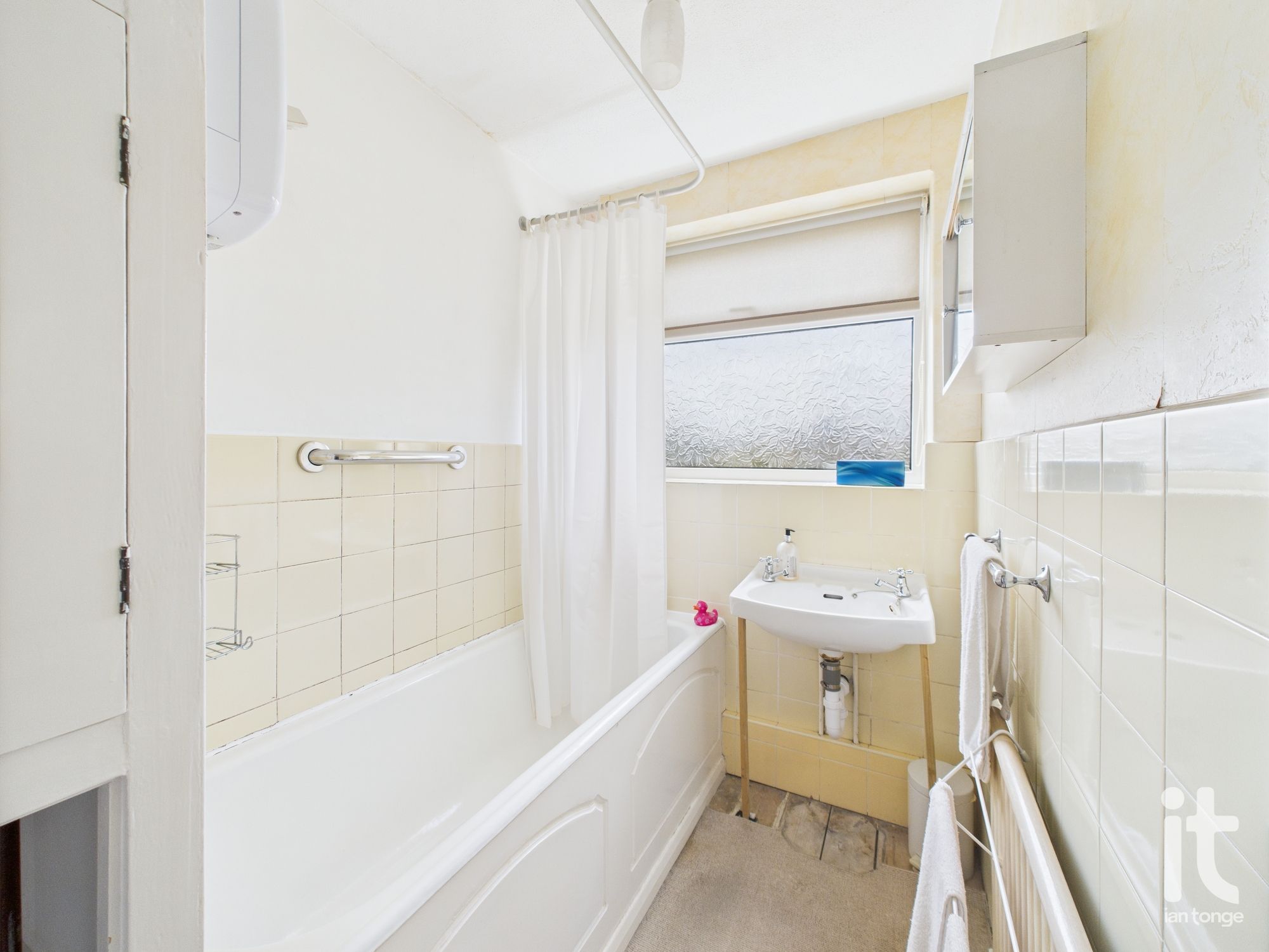 3 bedroom link detached house For Sale in Stockport - Photograph 18.