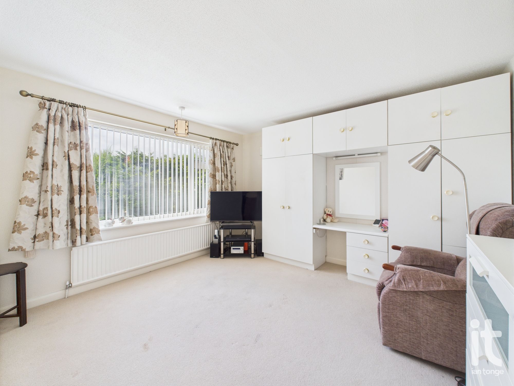 3 bedroom link detached house For Sale in Stockport - Photograph 15.