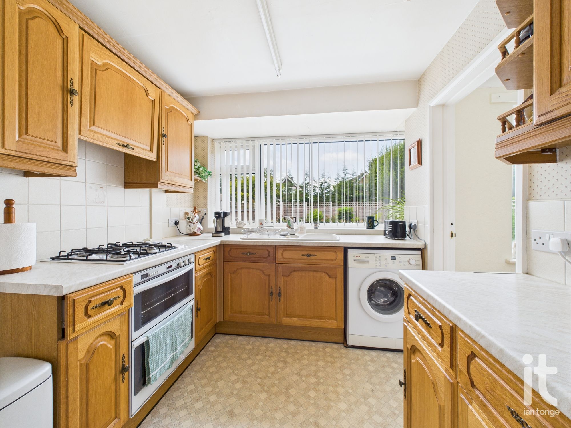 3 bedroom link detached house For Sale in Stockport - Photograph 10.