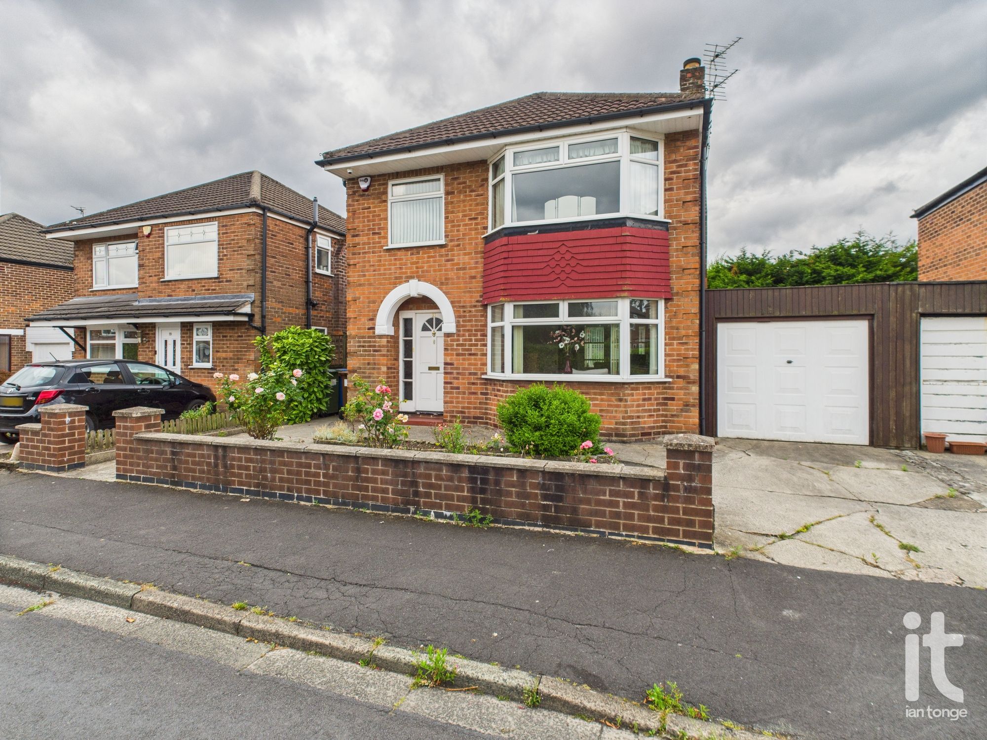 3 bedroom link detached house For Sale in Stockport - Photograph 1.