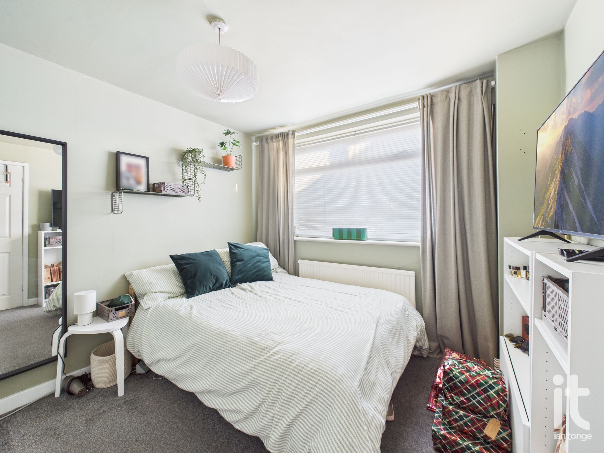 3 bedroom semi-detached house For Sale in Stockport - Photograph 9.