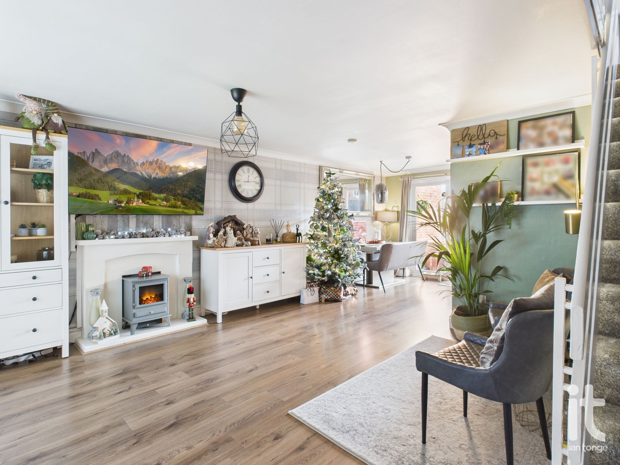 3 bedroom semi-detached house For Sale in Stockport - Photograph 3.