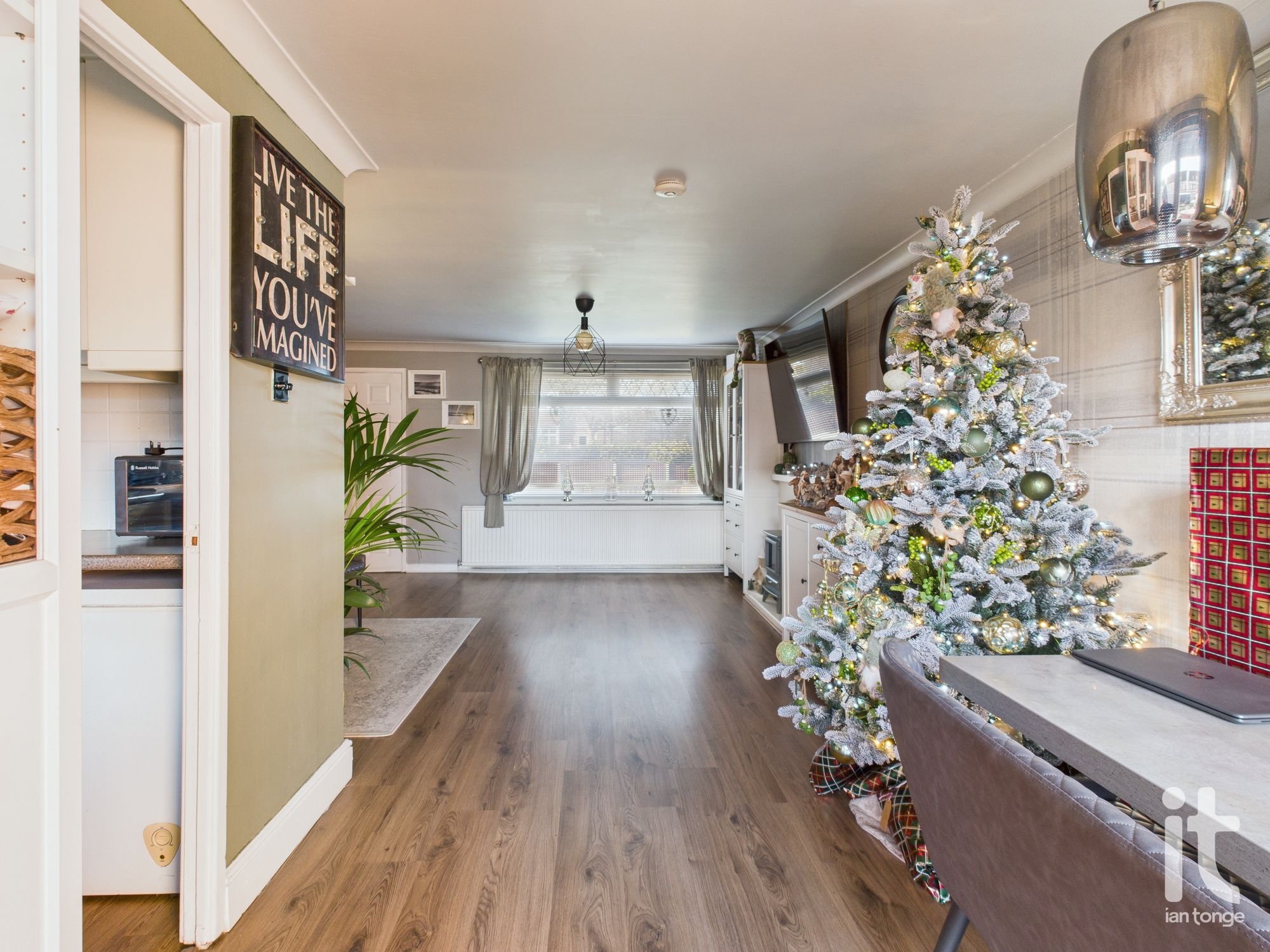 3 bedroom semi-detached house For Sale in Stockport - Photograph 7.