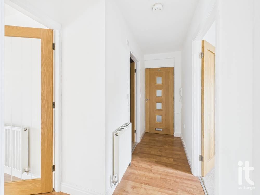 2 bedroom apartment flat/apartment For Sale in Stockport - Photograph 5.