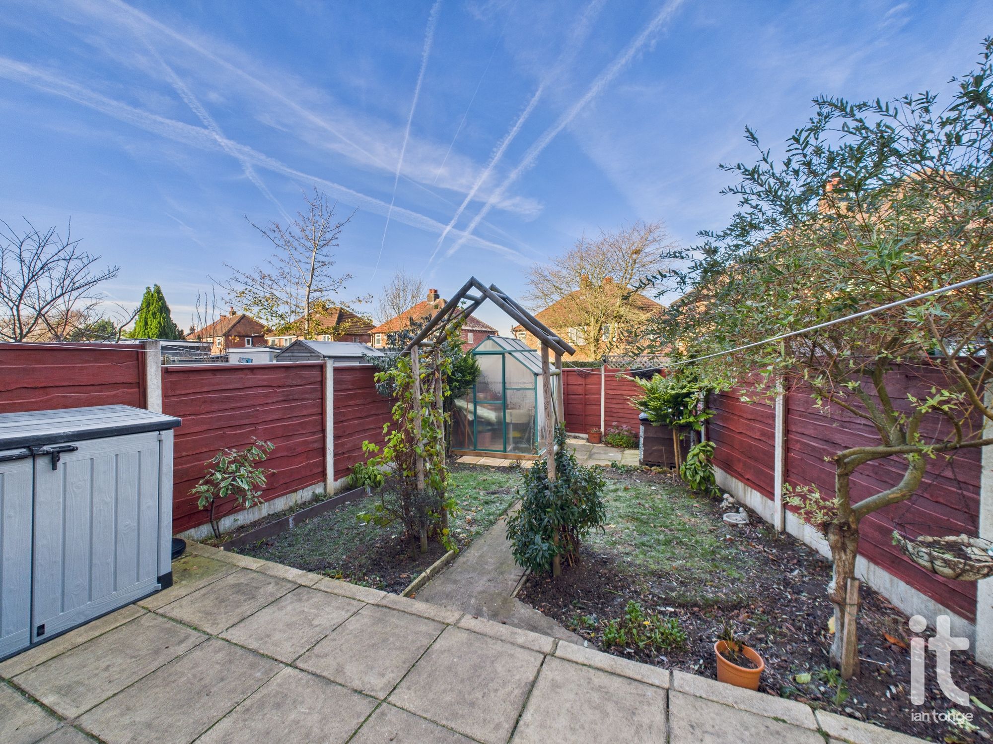 2 bedroom semi-detached house For Sale in Stockport - Photograph 4.