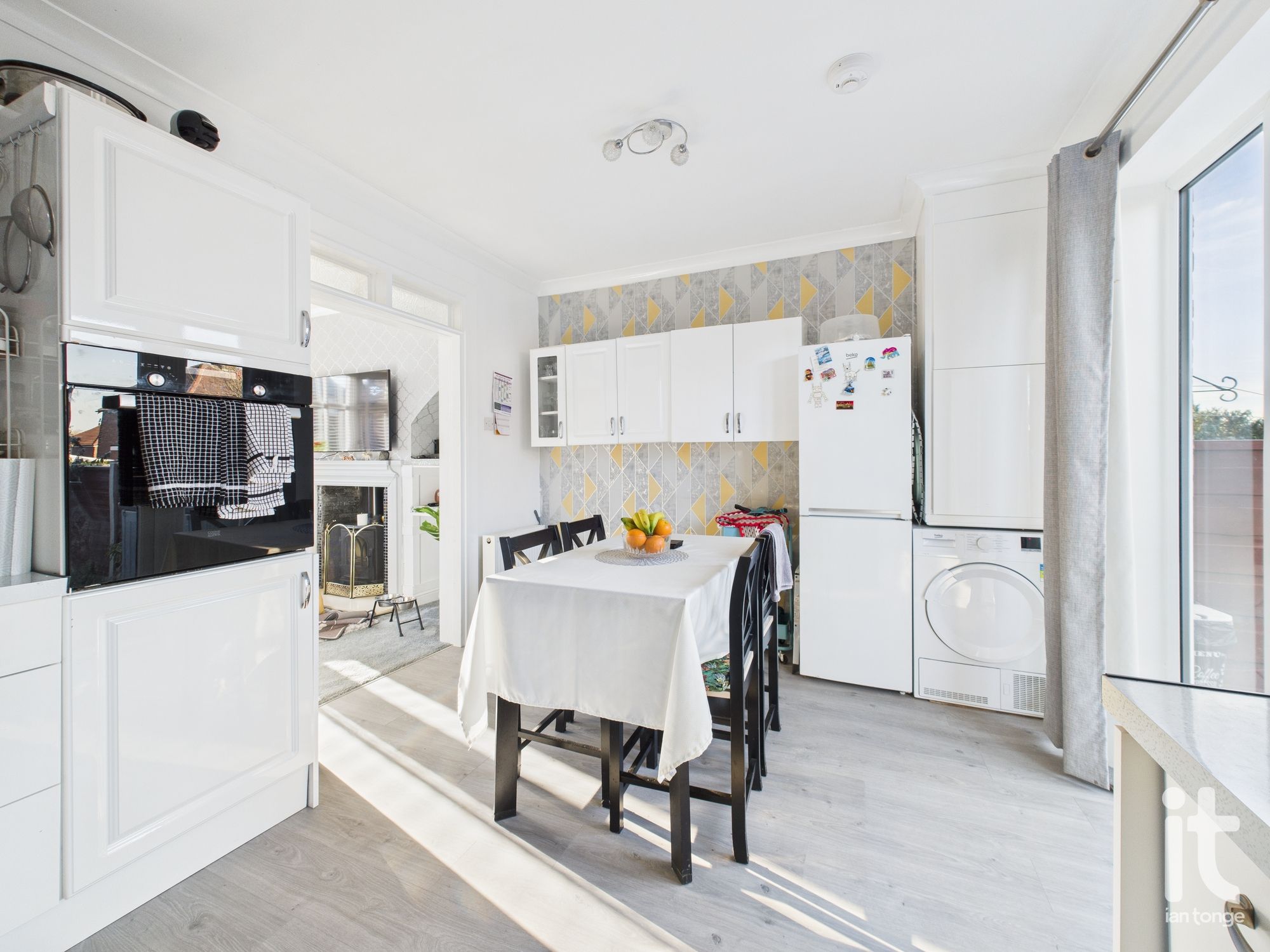 2 bedroom semi-detached house For Sale in Stockport - Photograph 9.