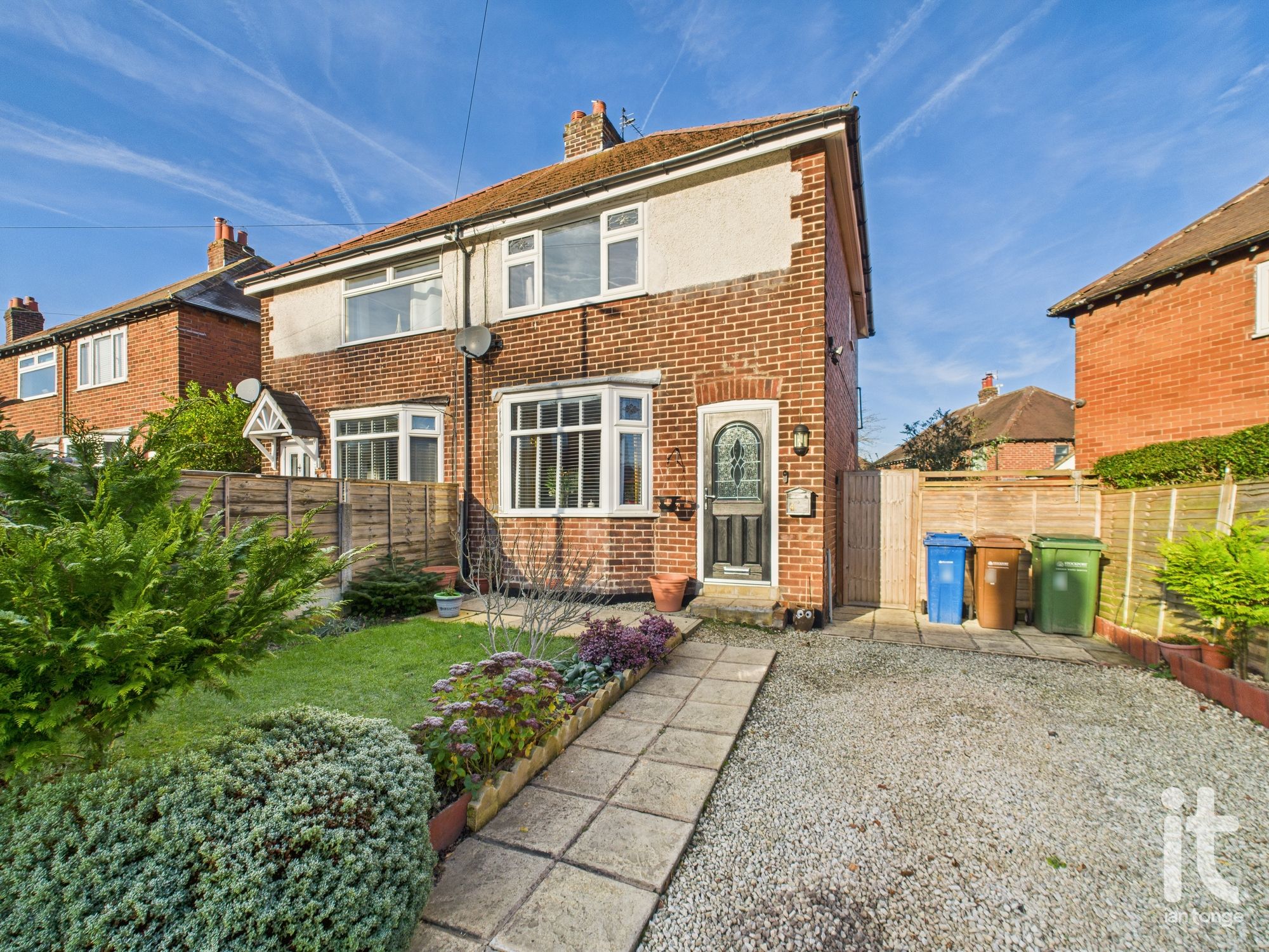 2 bedroom semi-detached house For Sale in Stockport - Photograph 1.