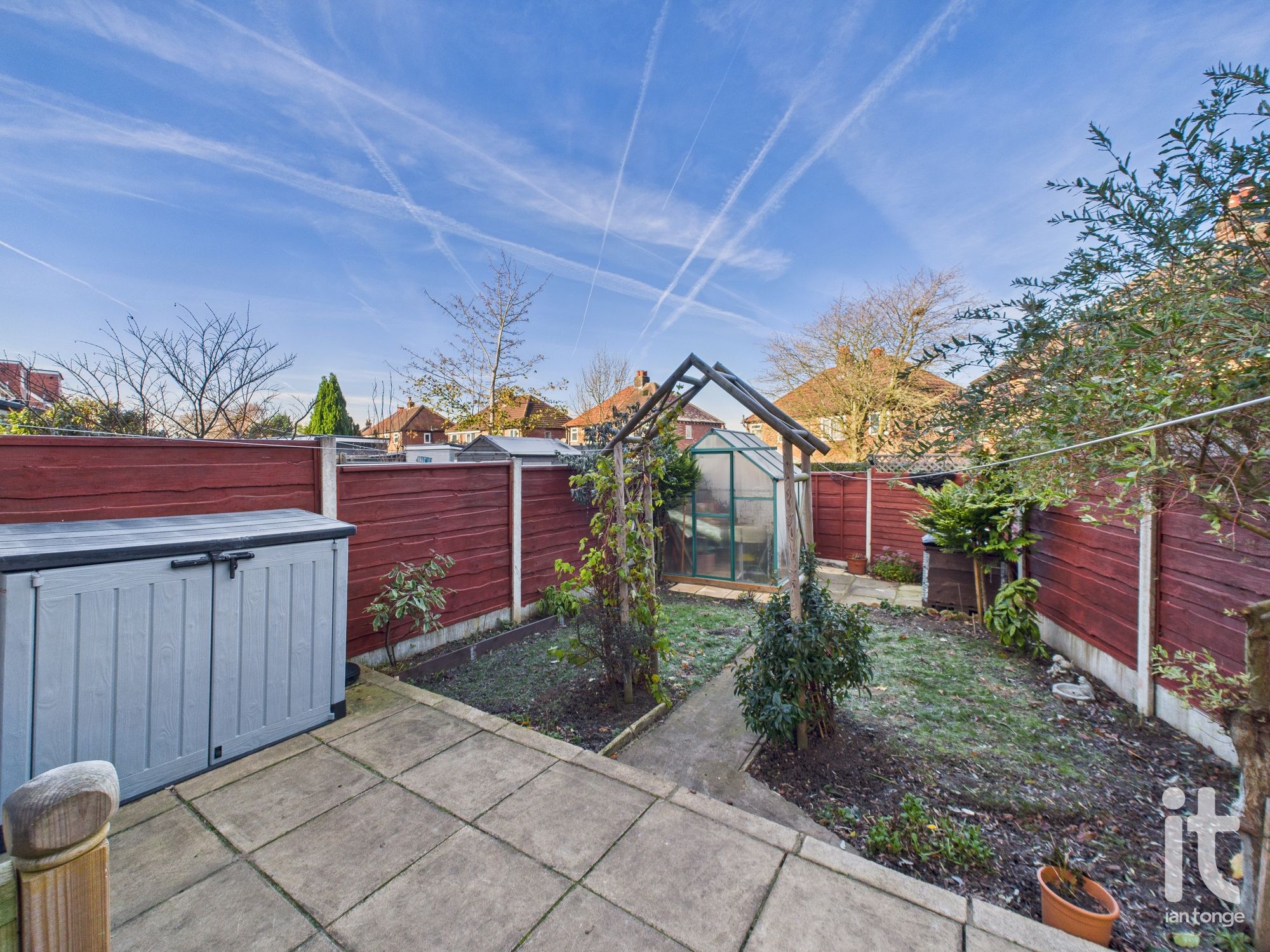 2 bedroom semi-detached house For Sale in Stockport - Photograph 15.