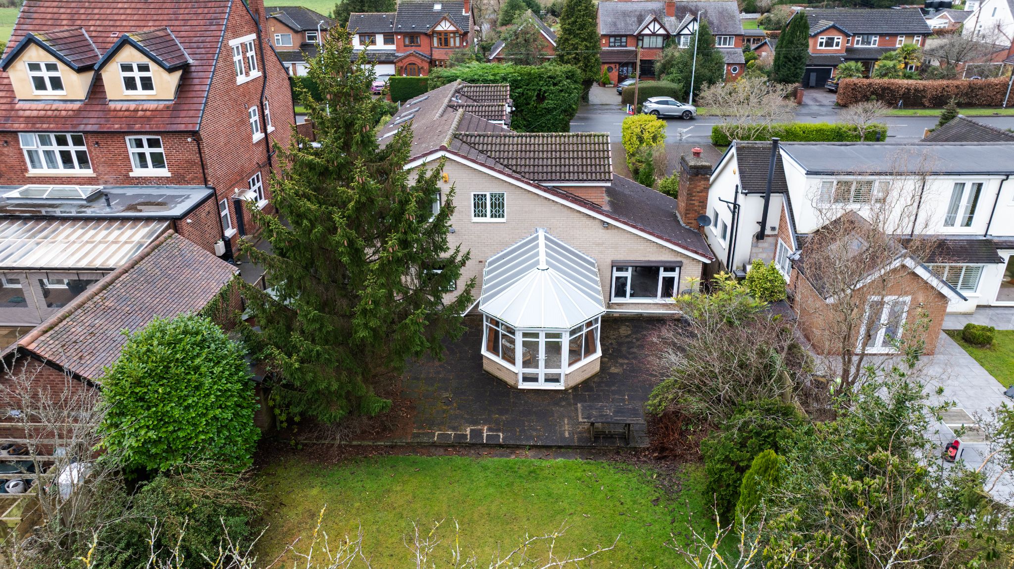 6 bedroom detached house For Sale in Stockport - Photograph 34.