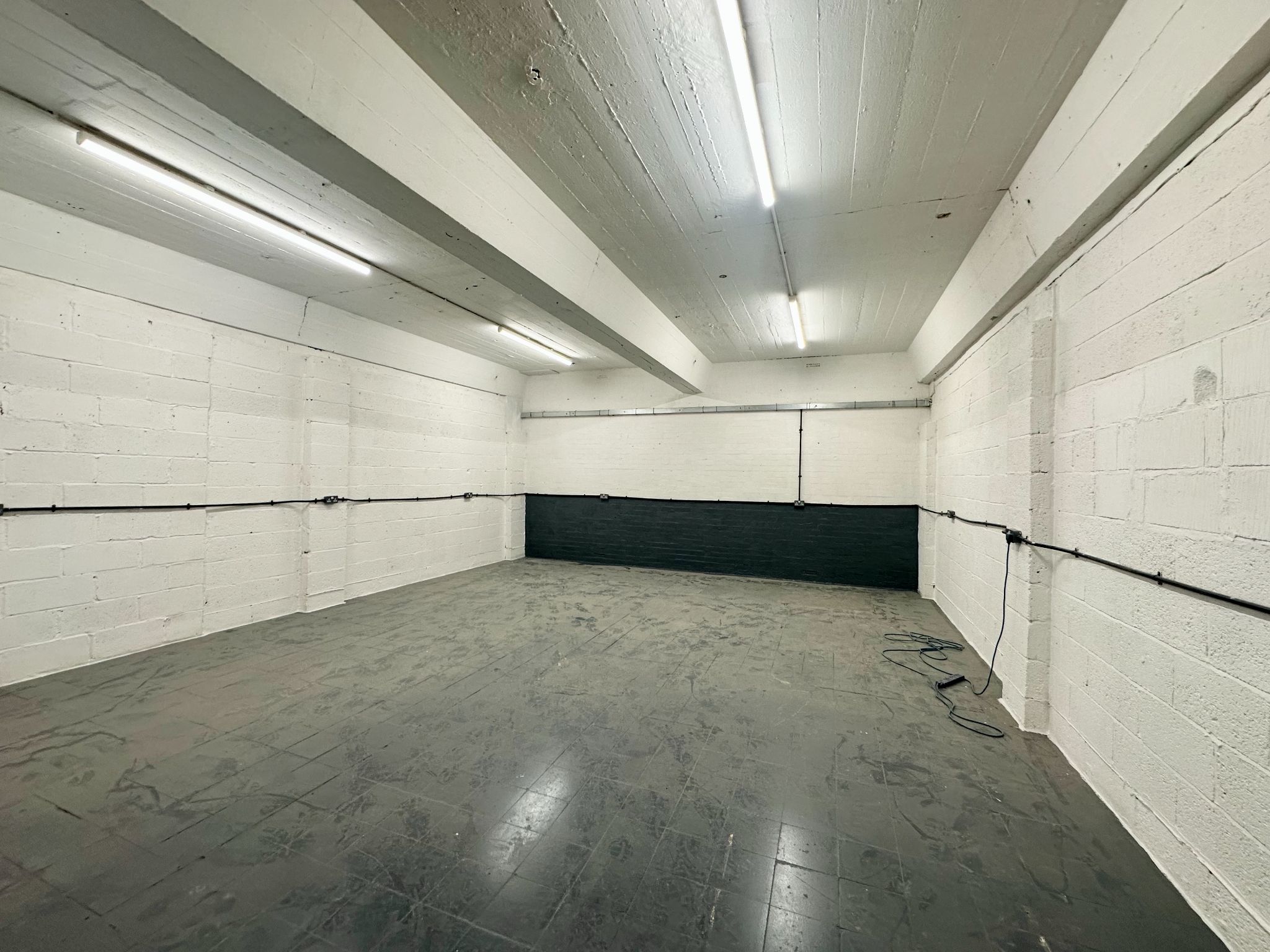 Industrial Units To Let in Stockport - Photograph 5.