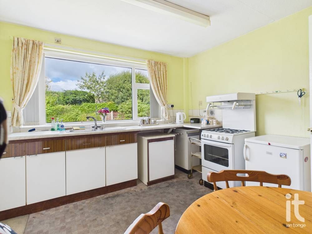 3 bedroom detached bungalow For Sale in Stockport - Photograph 9.
