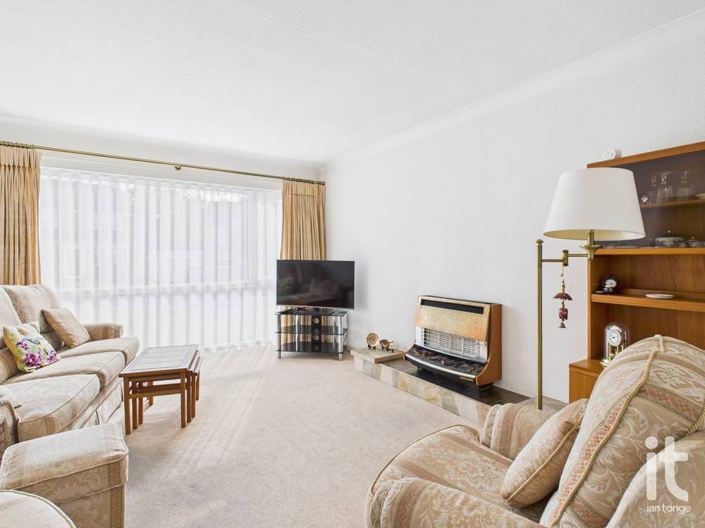 3 bedroom detached bungalow For Sale in Stockport - Photograph 6.