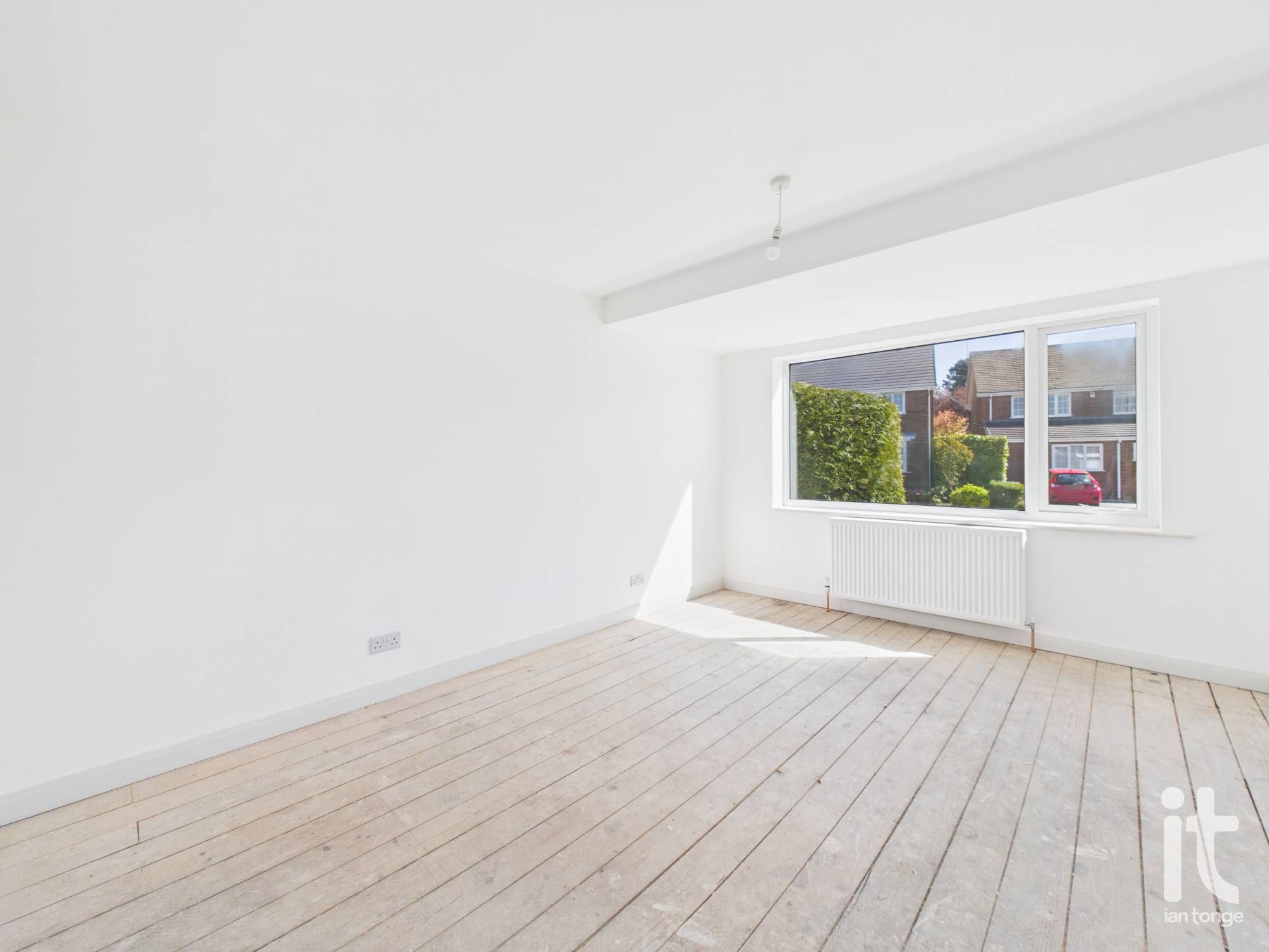 3 bedroom detached bungalow For Sale in Stockport - Photograph 8.
