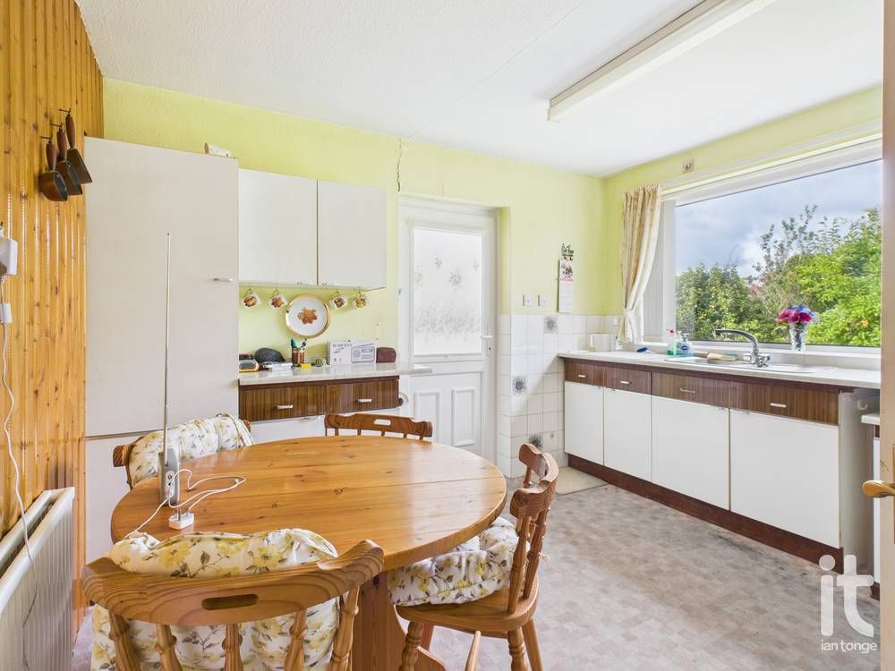 3 bedroom detached bungalow For Sale in Stockport - Photograph 8.