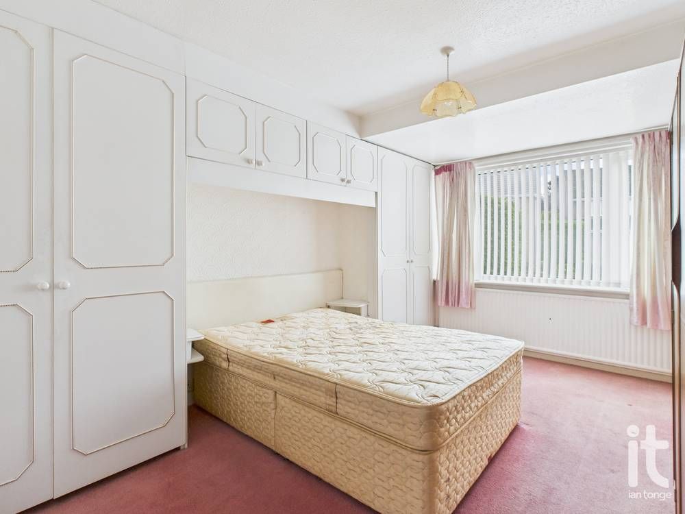 3 bedroom detached bungalow For Sale in Stockport - Photograph 11.