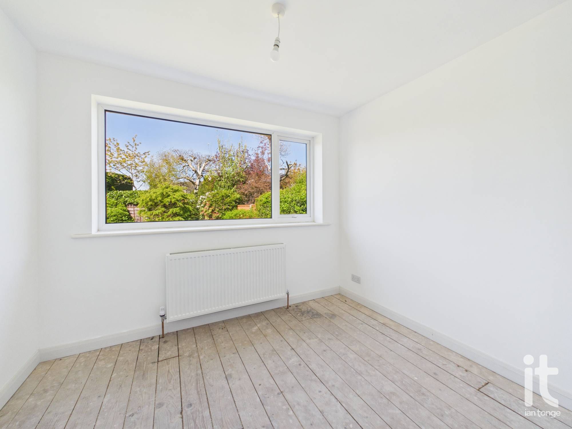 3 bedroom detached bungalow For Sale in Stockport - Photograph 10.