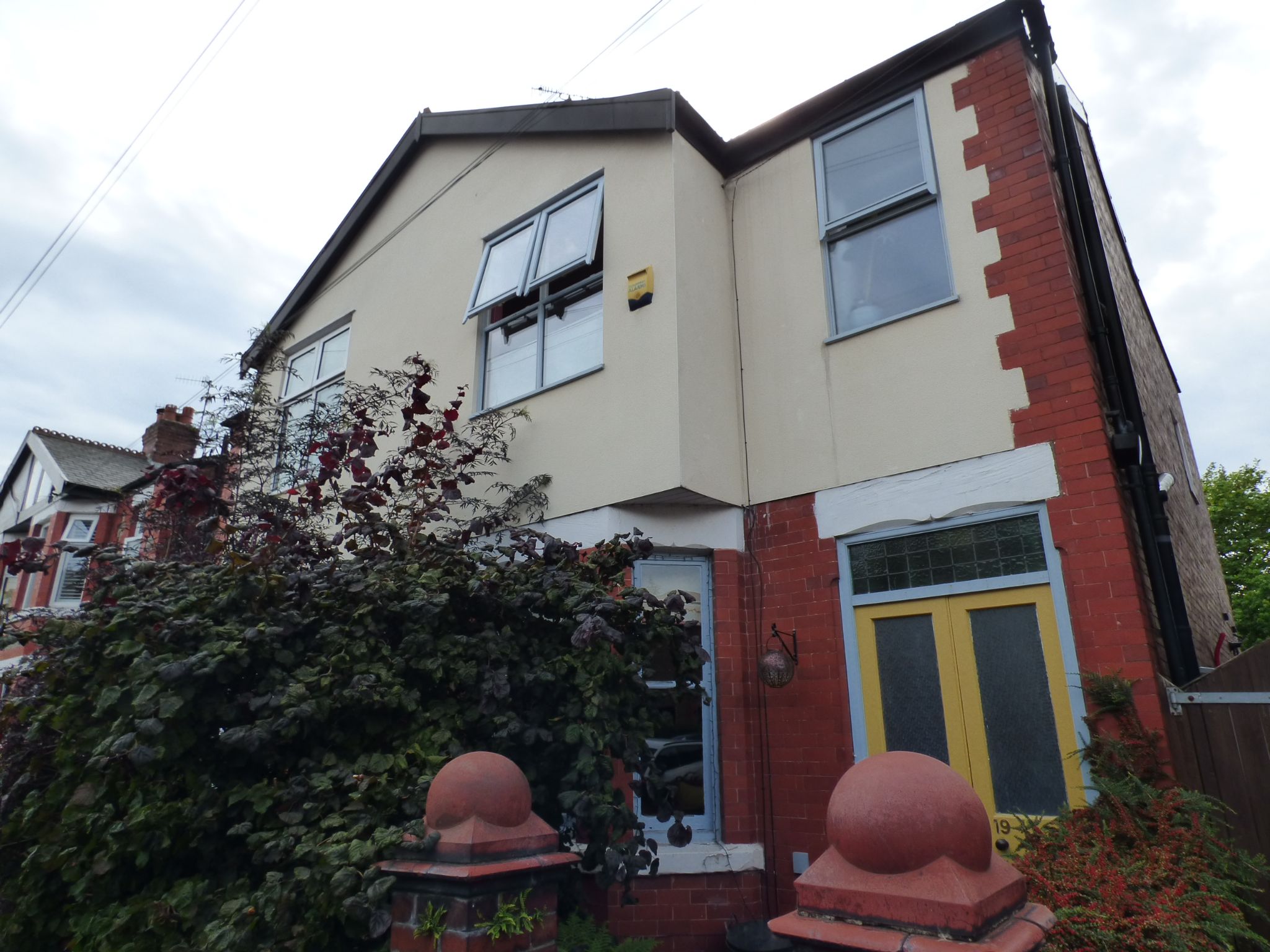 3 bedroom semi-detached house To Let in Stockport - Photograph 1.