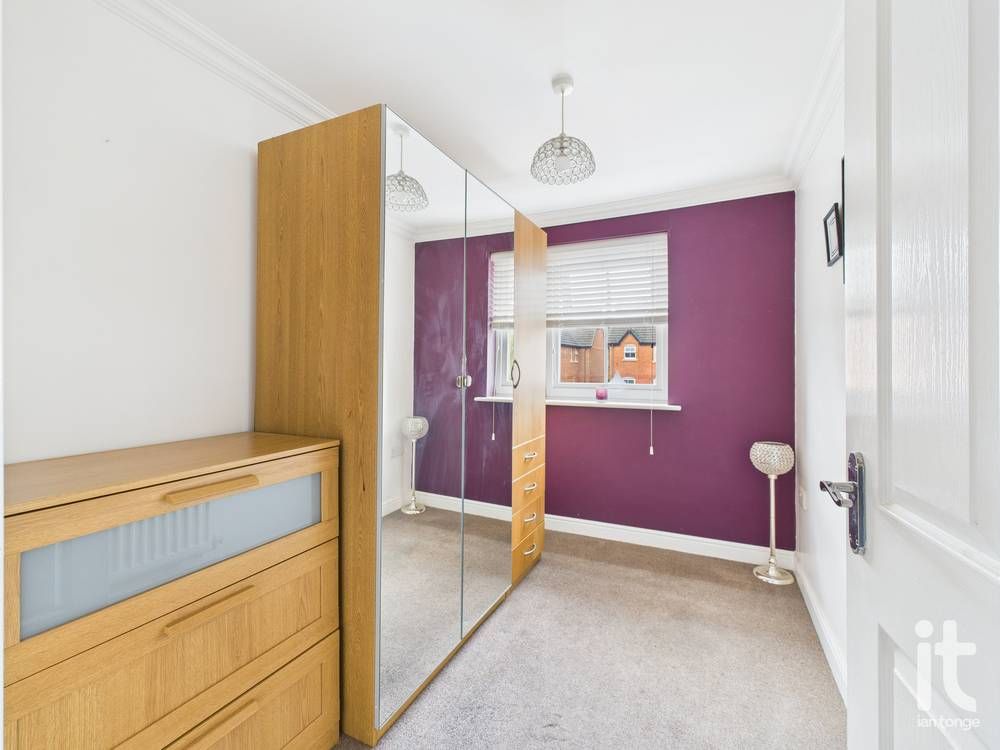 2 bedroom apartment flat/apartment For Sale in Stockport - Photograph 6.