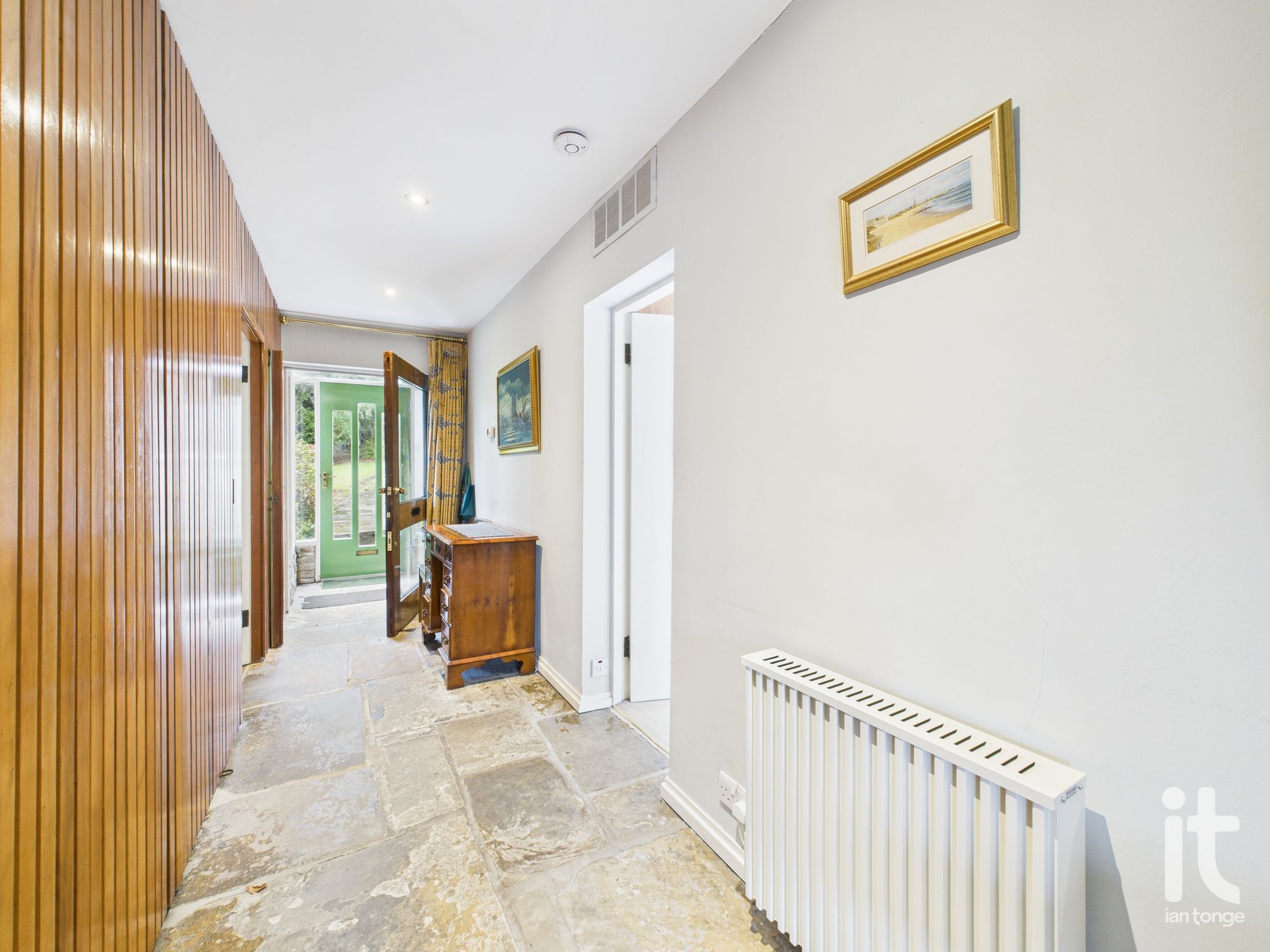 4 bedroom detached house For Sale in Cheshire East - Photograph 7.