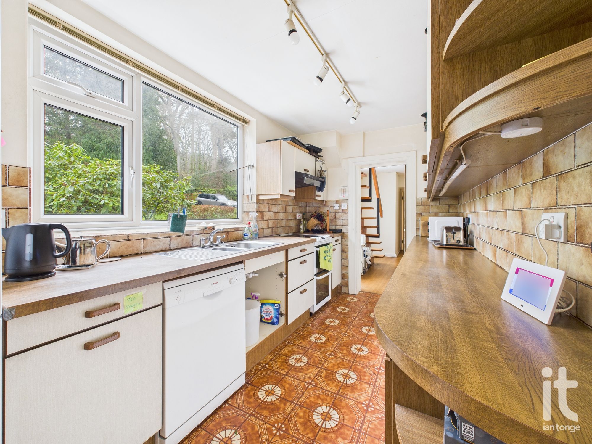 4 bedroom detached house For Sale in Cheshire East - Photograph 12.